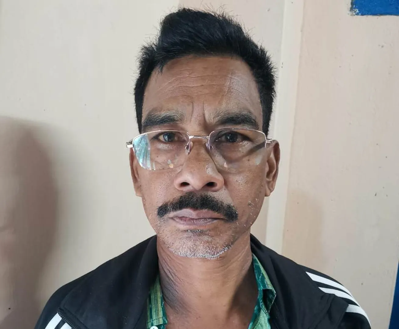 ଭିଜିଲାନ୍ସ ଜାଲରେ କେ.ଗାଁ ଫରେଷ୍ଟ ରେଞ୍ଜ ଅଫିସର୍: କଳାହାଣ୍ଡି ଜିଲ୍ଲାର ୪ଟି ସ୍ଥାନରେ ଏକକାଳୀନ ଚଢ଼ାଉ