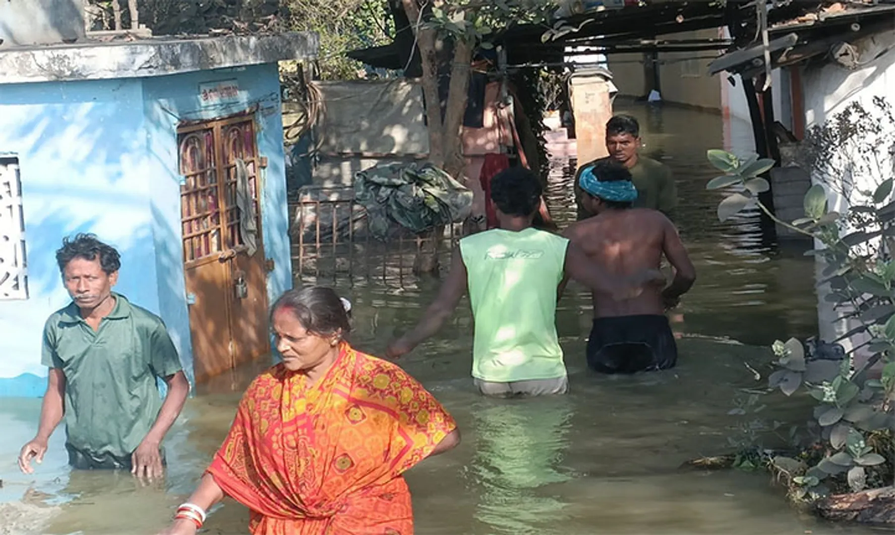ଅଦିନିଆ ବନ୍ୟା, ବସ୍ତିକୁ ପଶିଲା କେନାଲ ପାଣି