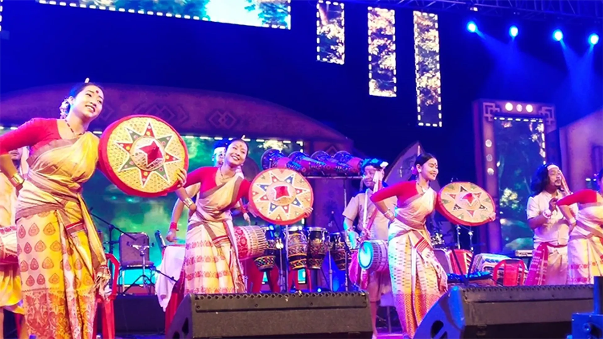 ସିଲ୍କସିଟି ଫେଷ୍ଟ୍‌ର ତୃତୀୟ ସନ୍ଧ୍ୟା: ମନ ମୋହିଲା ଓଡ଼ିଶୀ, ବିହୁ, ମଣିପୁରୀ ନୃତ୍ୟ