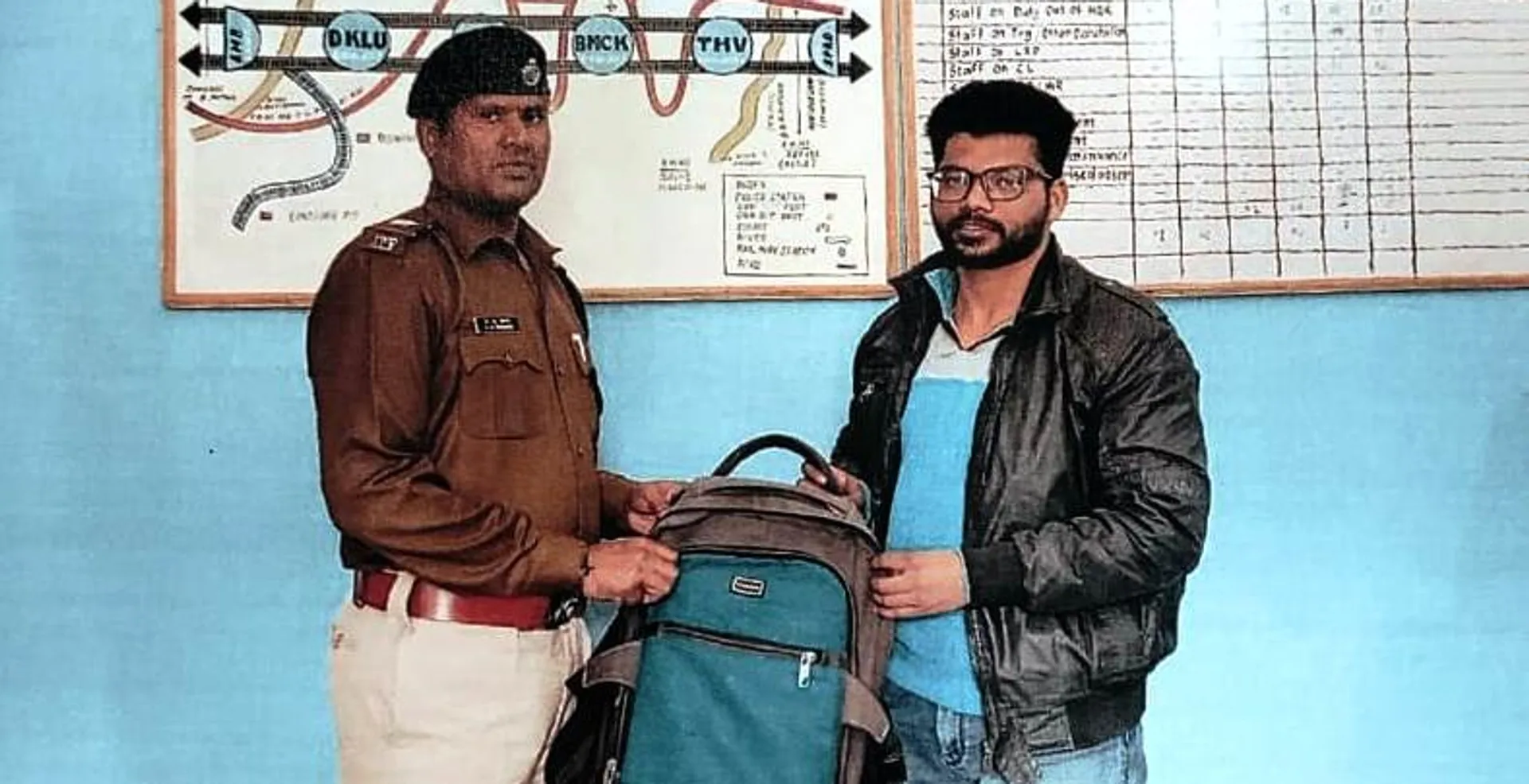 ରେଳରେ ଛା​ଡ଼ି ଯାଇଥିବା ବ୍ୟାଗ୍ ଫେରି ପାଇଲେ ଯାତ୍ରୀ