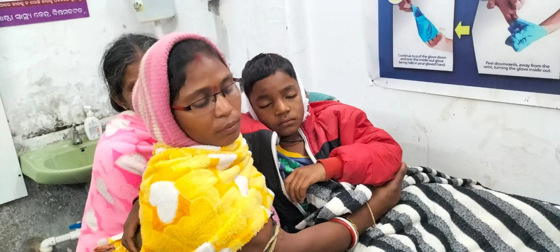 ପଞ୍ଚାୟତ କାର୍ଯ୍ୟାଳୟର ଗ୍ରିଲ୍ ପଡ଼ି ୩ ବାଳକ ଗୁରୁତର