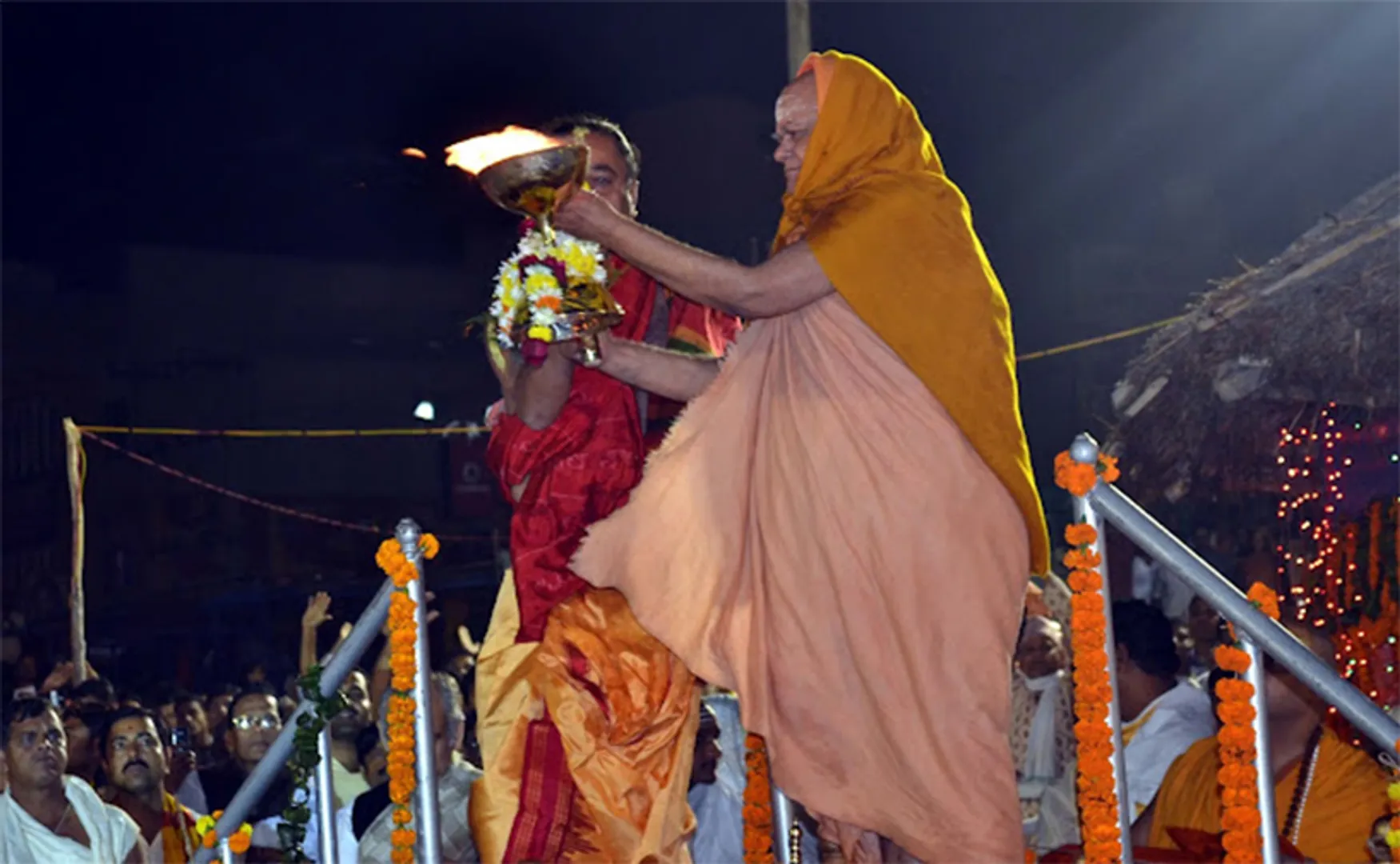 ସାଗର ଆଳତି ଓ ଗୋବର୍ଦ୍ଧନ ମଠ