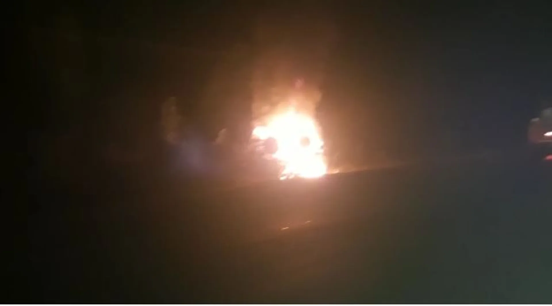 କୋଇଲା ବୋଝେଇ ଟ୍ରକ ଓଲଟି ଜଳିଗଲା, ଡ୍ରାଇଭର ଜିଅନ୍ତା ଜଳିଗଲେ