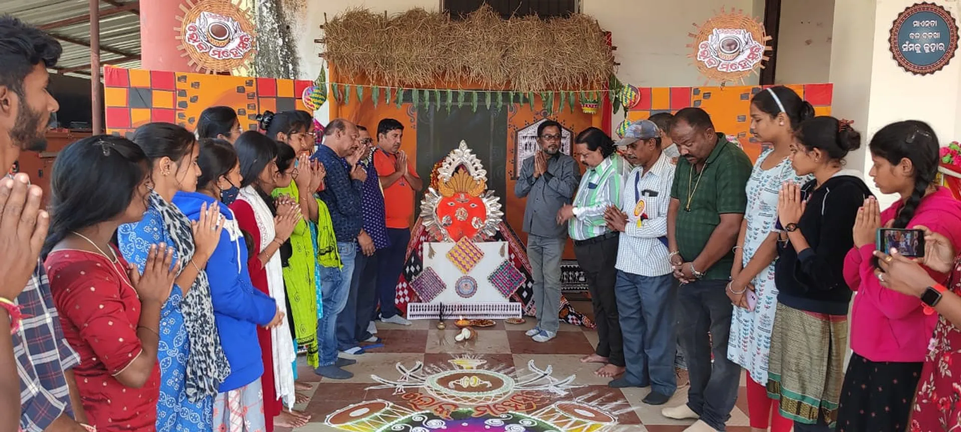 ଲୋକ ମହୋତ୍ସବ ପାଇଁ କଳାକାରଙ୍କ ଆଗମନ ଆରମ୍ଭ