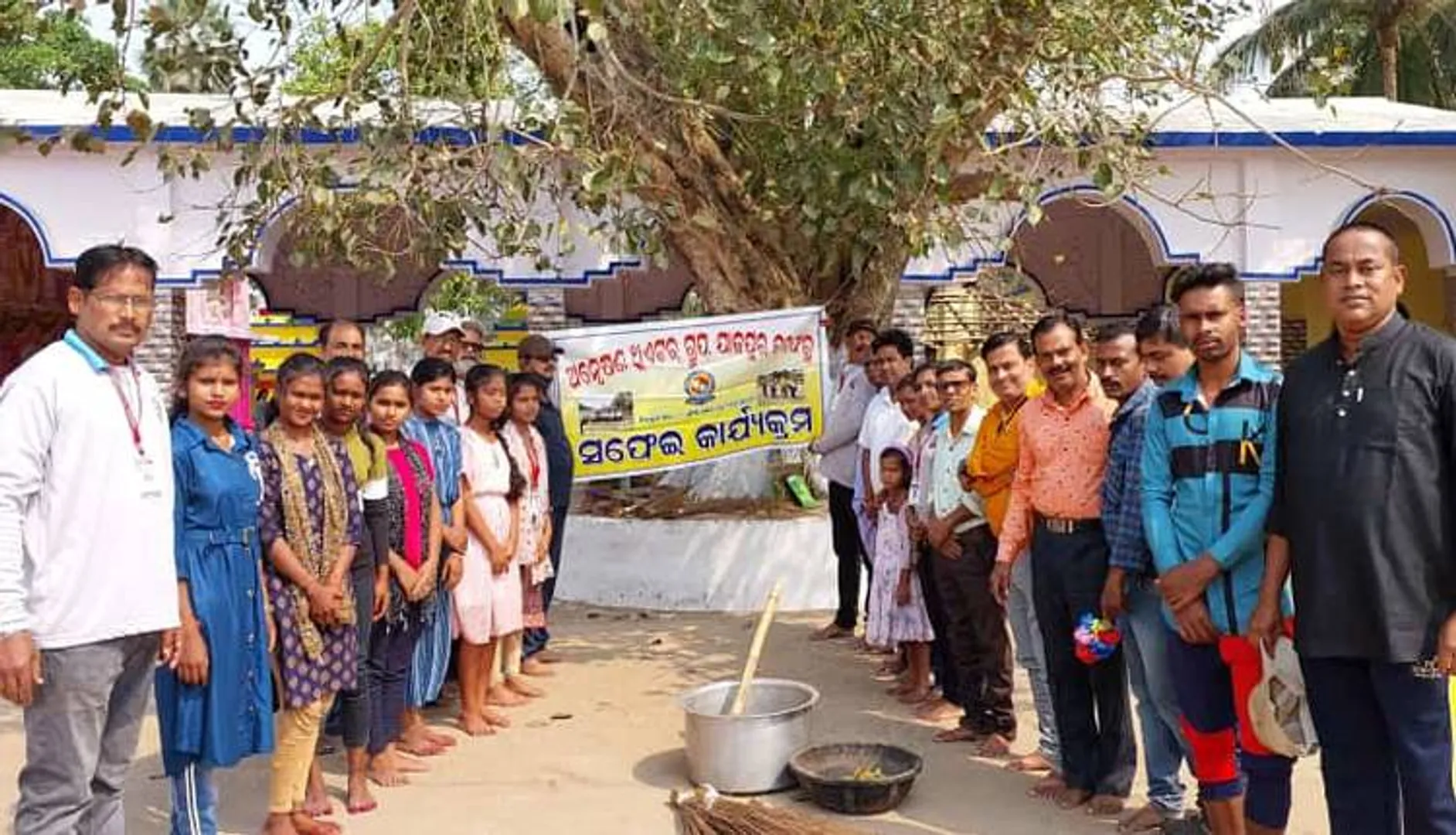 ବରୁଣେଶ୍ବର ପୀଠରେ ସଫେଇ