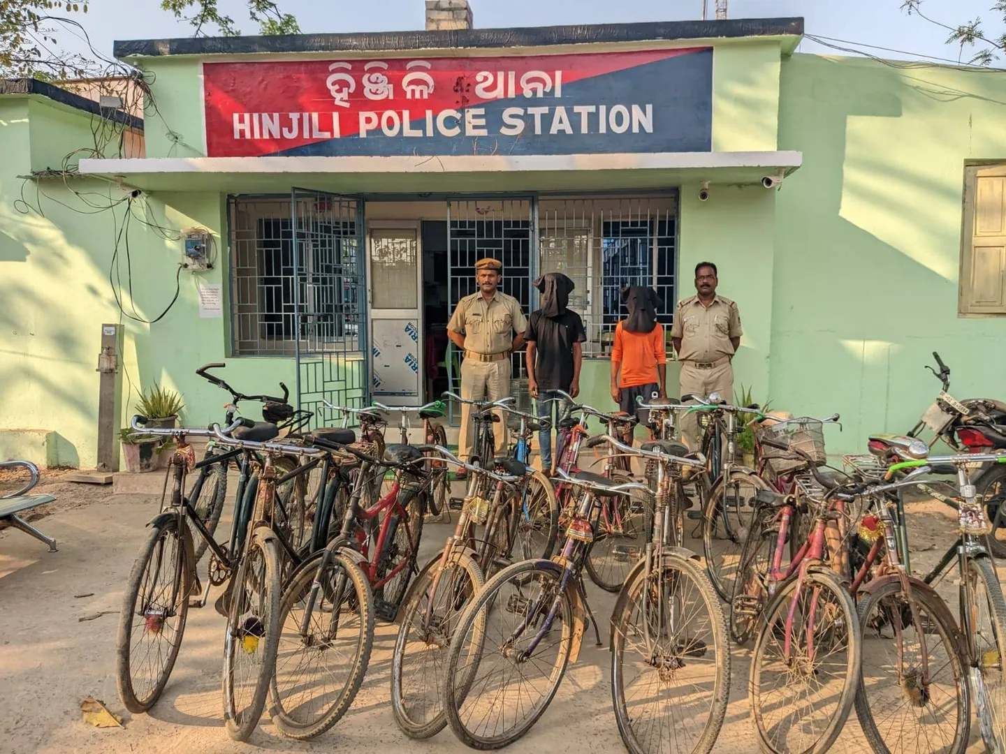 ଦୁଇ ପେଶାଦାର ଚୋର ଗିରଫ: ୧୯ ସାଇକେଲ ଜବତ