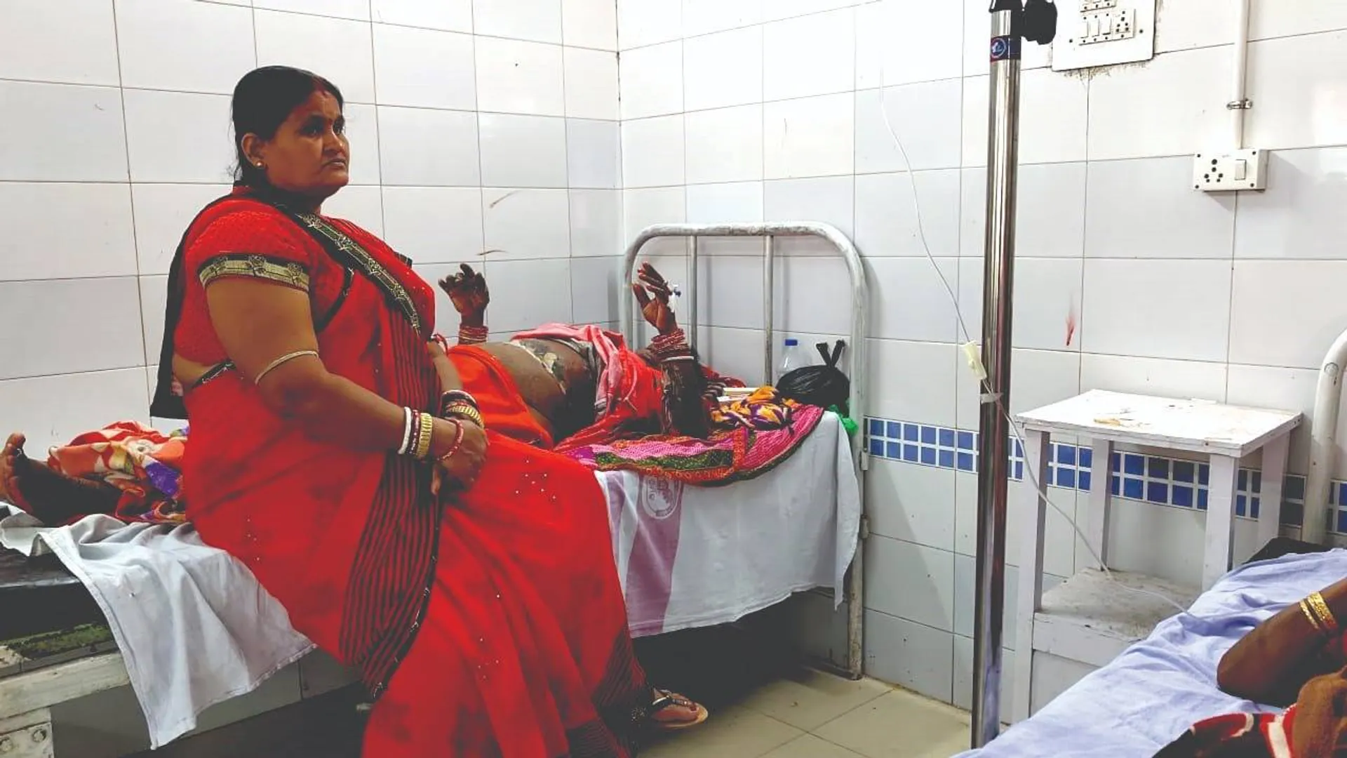 ଦୀପ ନିଆଁ ଲାଗି ୨ ମହିଳା ଗୁରୁତର, ଡାକ୍ତରଖାନାରେ ଭର୍ତ୍ତି