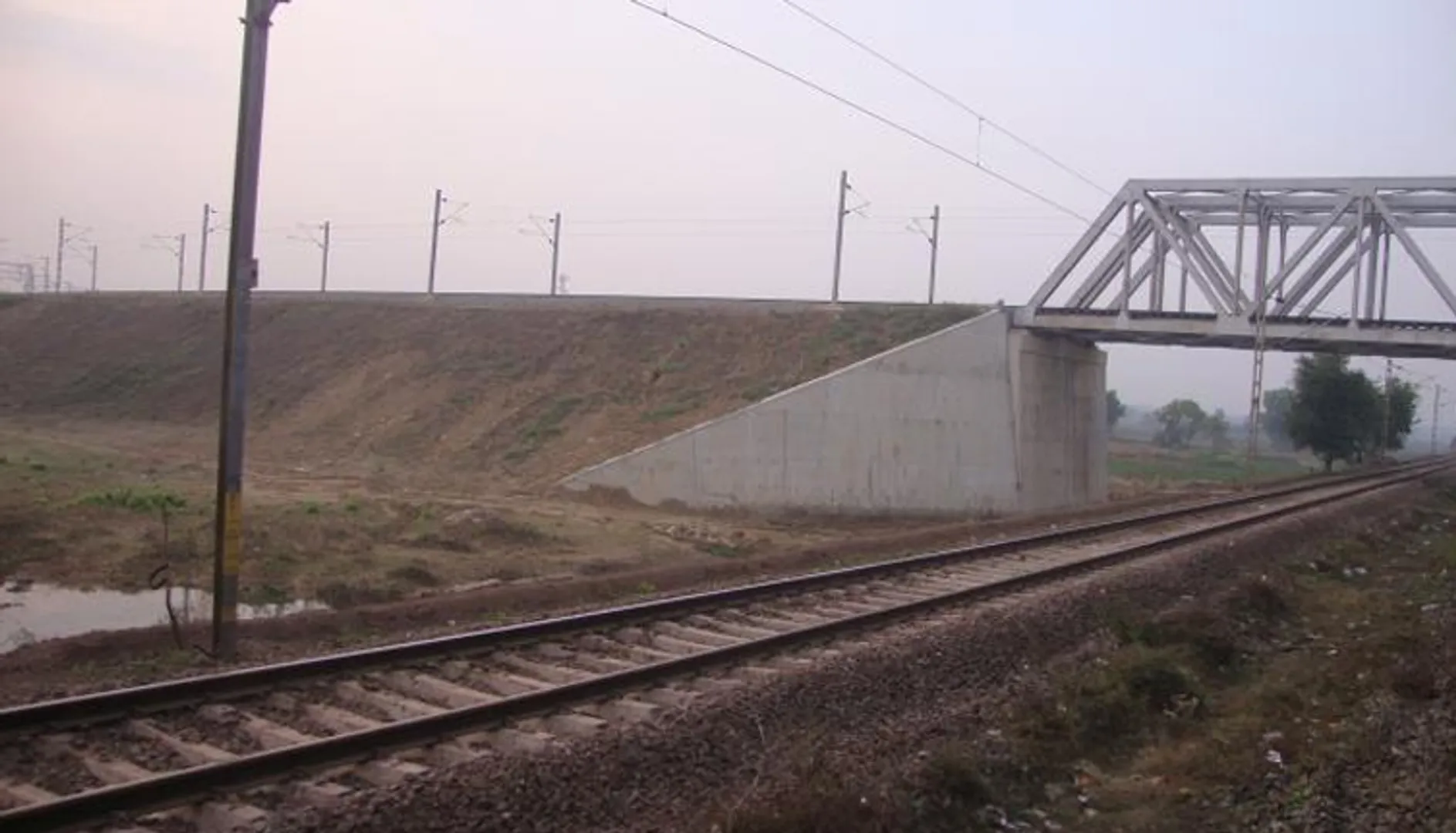 ଚରମ୍ପା – ଧାମରା ରେଳ ଓଭରବ୍ରିଜ ଅଞ୍ଚଳ ମାଫିଆଙ୍କ ଆଡ୍ଡାସ୍ଥଳ 