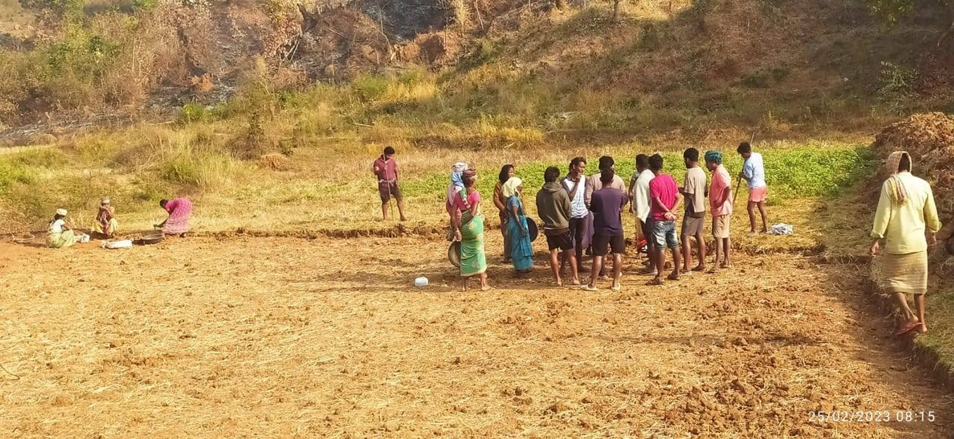 ସୀମାନ୍ତ ଲାଉଗୁଡ଼ାରେ ଆନ୍ଧ୍ରର ଦାଦାଗିରି; ପୋଖରୀ ଖନନ ବନ୍ଦ କଲା ପ୍ରଶାସନ