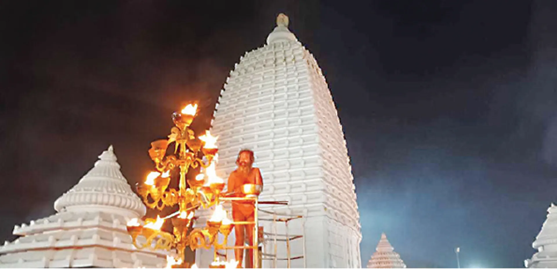 ବିଶ୍ବପ୍ରସିଦ୍ଧ ଯୋରନ୍ଦା ମେଳା ଆରମ୍ଭ, ସନ୍ଧ୍ୟା ୫ଟା ୧୭ରେ ଜଳିଲା ଝାଡ଼