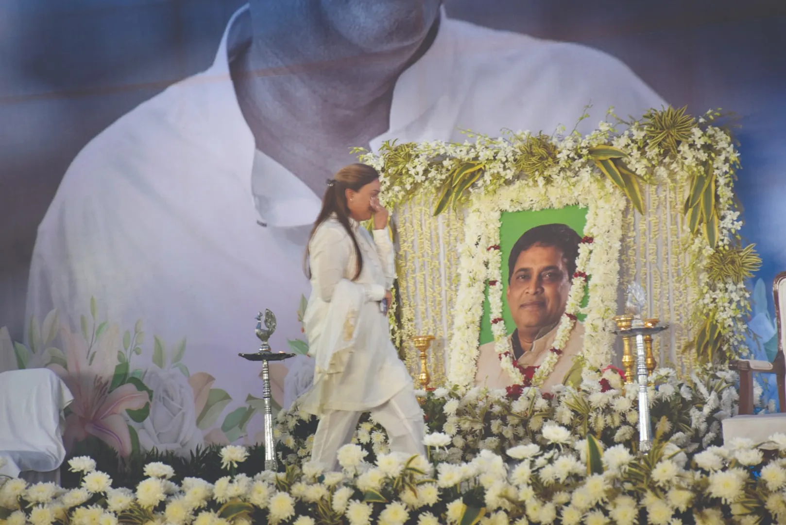 କାନ୍ଦି ପକାଇଲେ ଦୀପାଳି, ମୁଁ କେବେ ବି ଭାବି ନଥିଲି ମୋ ବାପାଙ୍କ ନାମରେ ସ୍ବର୍ଗତ ଲାଗିବ