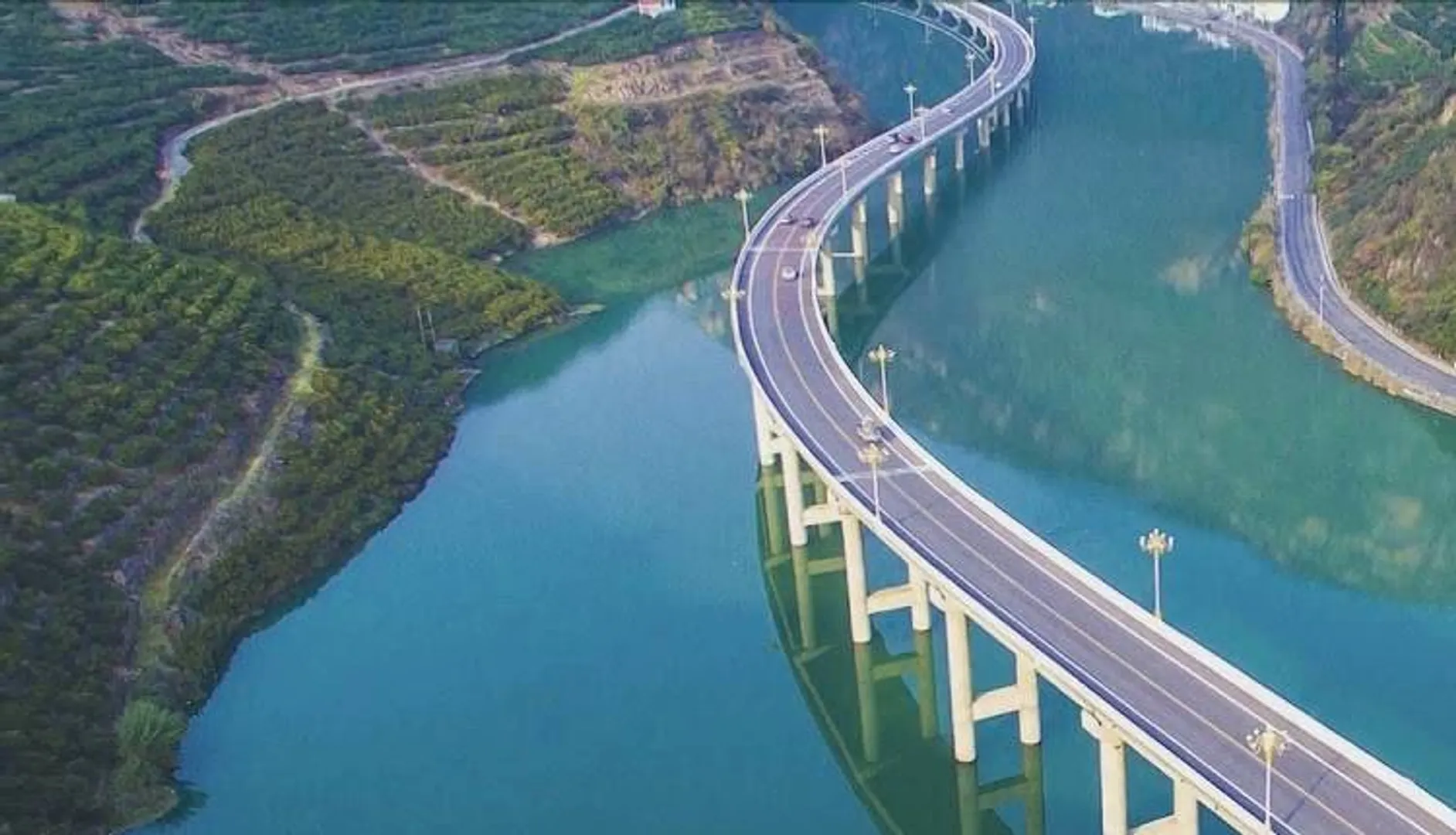 ନଦୀ ମଝିରେ ରାଜପଥ!