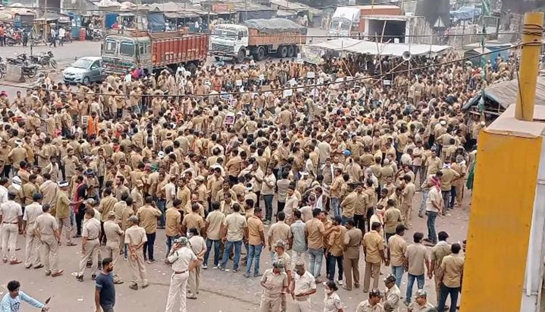 ଡ୍ରାଇଭର ମେଳି: ସକାଳୁ ଗର୍ଜିଲେ, ୧୨ ଟାରେ ପଳାଇଲେ