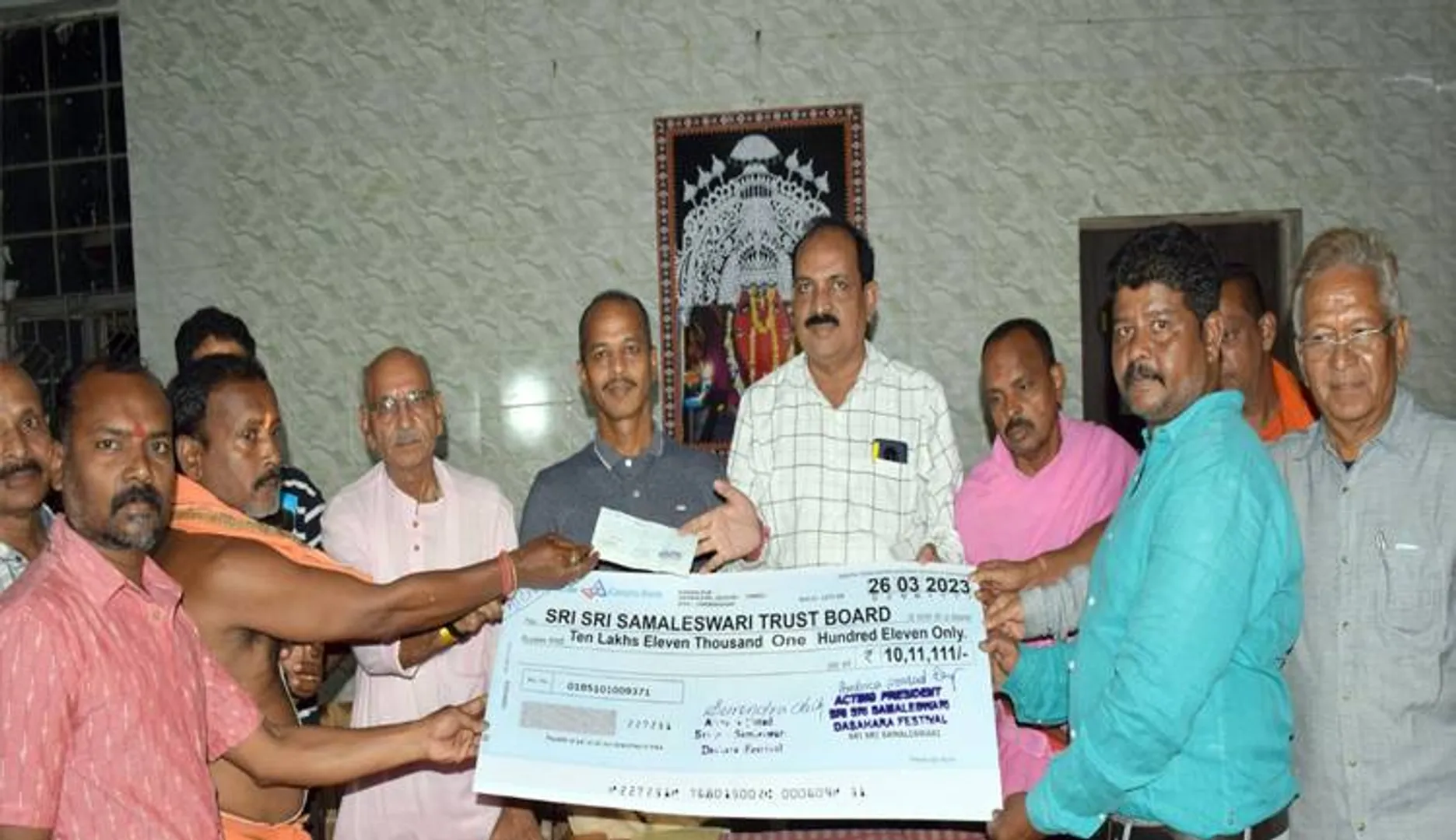 ମା’ ସମଲେଶ୍ବରୀଙ୍କ ପରଭା ନିର୍ମାଣ ପାଇଁ ୧୦ ଲକ୍ଷ ଦେଲା ଦଶହରା ପୂଜା କମିଟି