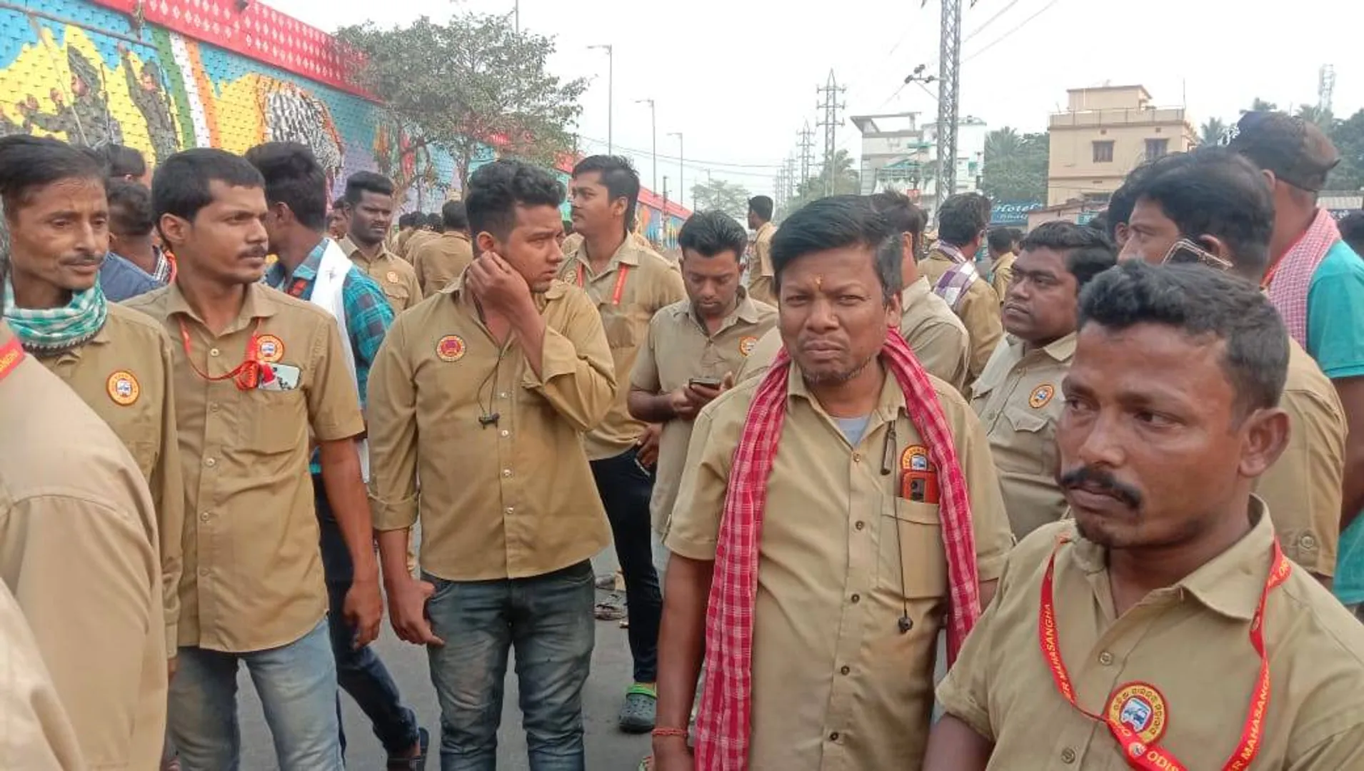 ଭଦ୍ରକର ବନ୍ତ ଛକରେ ଡ୍ରାଇଭର ସଂଘର ଆନ୍ଦୋଳନ।