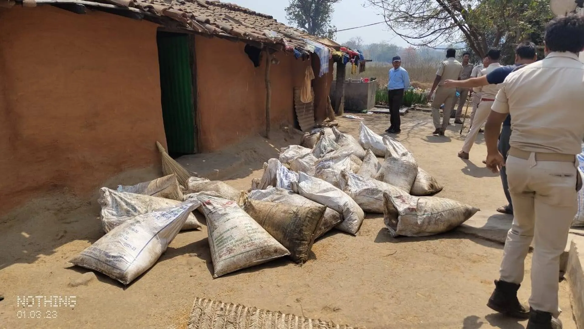 କେଉଁଠୁ ଆସୁଛି ଏତେ ମହୁଲ ଫୁଲ? ଦୁଇ ମାସରେ ୪୬,୬୪୦ କେଜି ମହୁଲ ପୋଚ ଜବତ