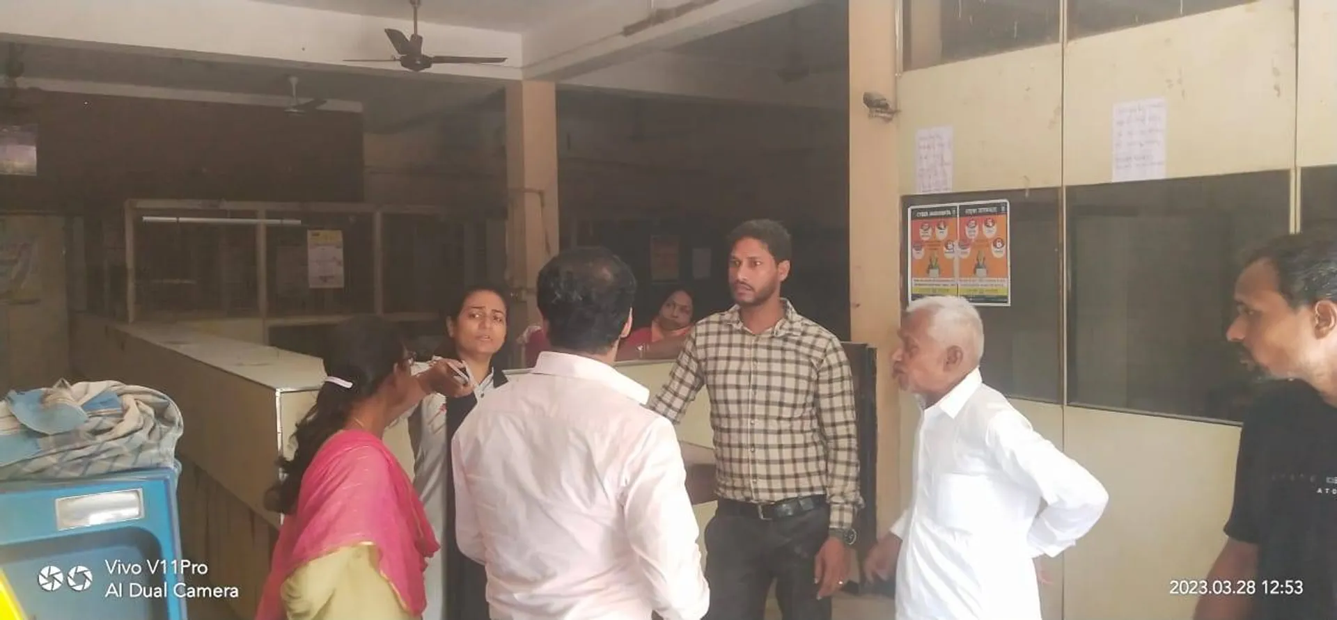 ୟୁକୋ ବ୍ୟାଙ୍କରେ ଅଗ୍ନିକାଣ୍ଡ; ନିଆଁକୁ ଆୟତ୍ତ କଲେ କର୍ମଚାରୀ, ବ୍ୟାଙ୍କିଙ୍ଗ ସେବା ଠପ୍‌