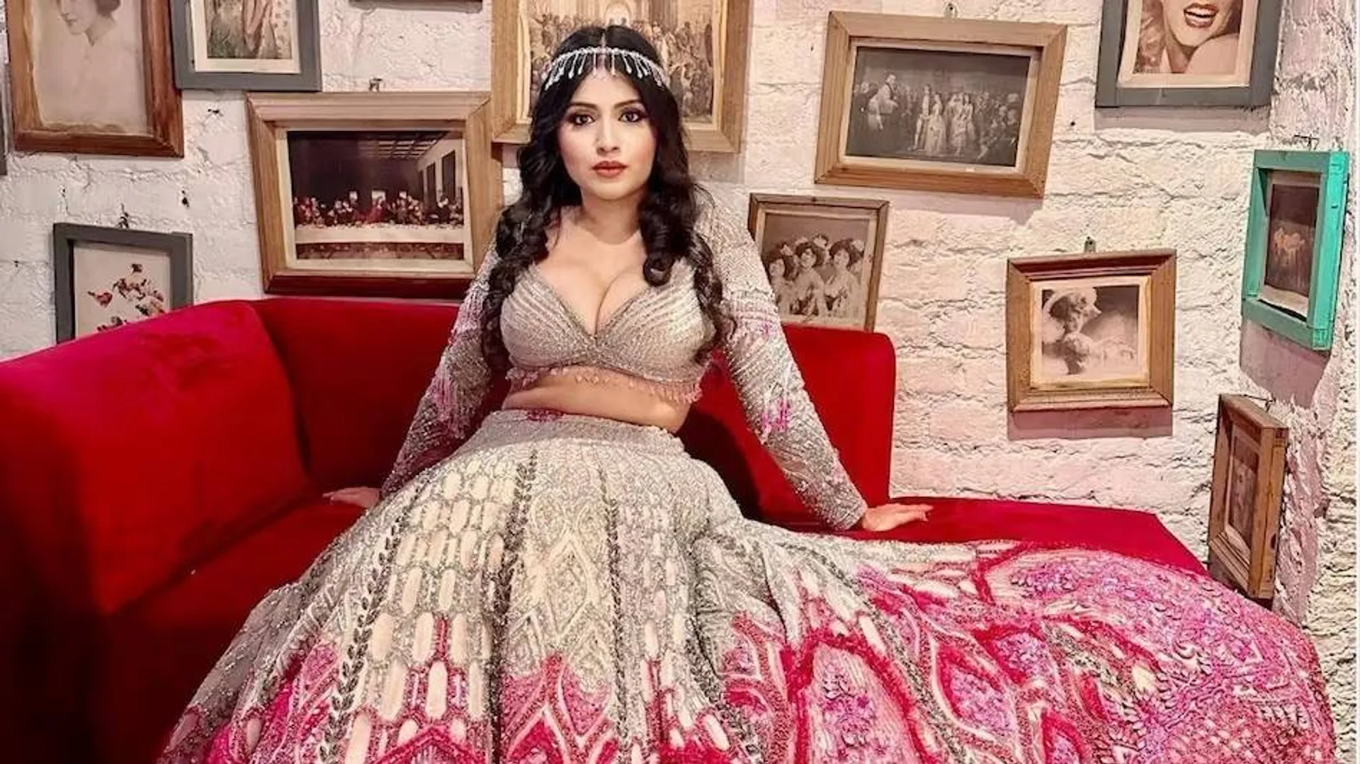 ଏହି କାରଣରୁ ନିଧି ଚୌଧୁରୀଙ୍କୁ ବ୍ଲାଉଜ୍‌ କିଣିବାକୁ ଟଙ୍କା ପଠାଇଲେ ଲୋକେ