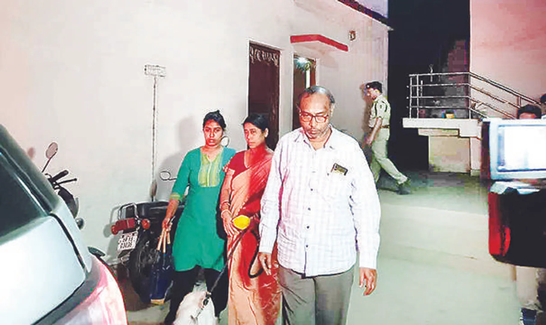 ଭିସୁଟ୍‌ ଛାତ୍ରୀ ମୃତ୍ୟୁ ଘଟଣା: ଚିନ୍ମୟୀଙ୍କ ପରିବାର ଲୋକଙ୍କୁ ପଚରାଉଚରା