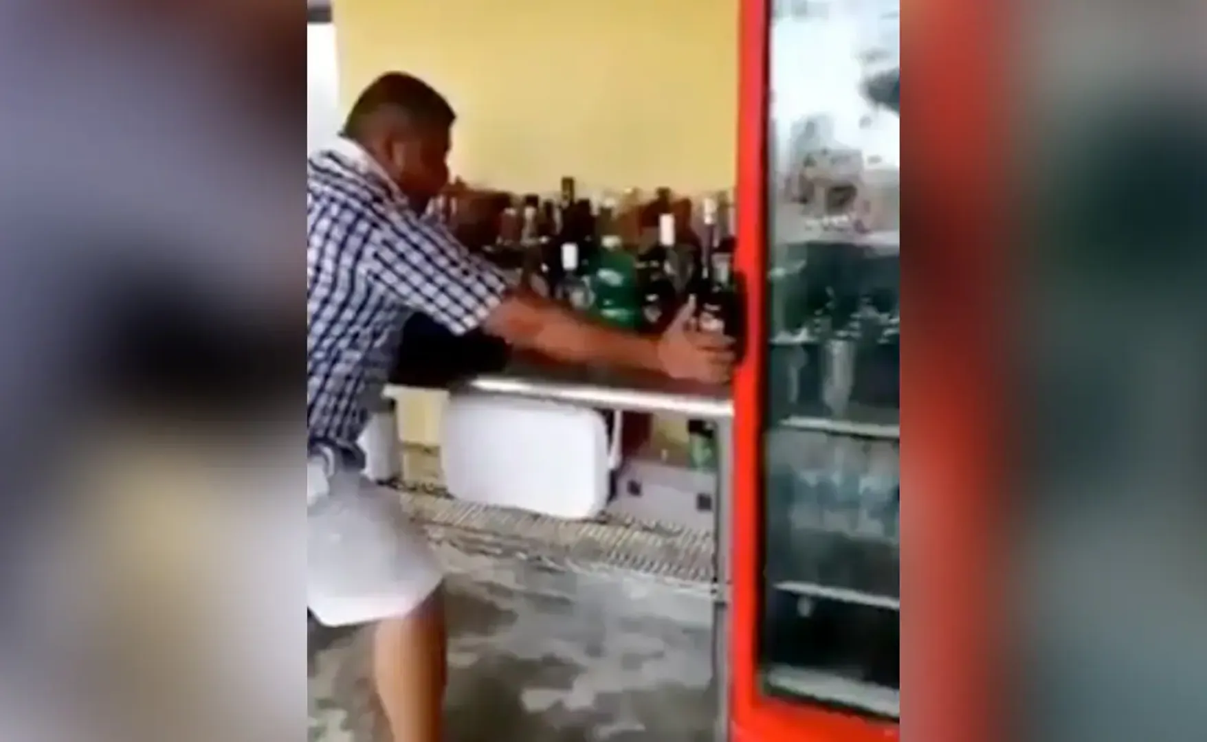 ଆଶ୍ଚର୍ଯ୍ୟ! ଭୂମିକମ୍ପର ଝଟକାରେ ଜୀବନ ବଞ୍ଚାଇବା ବଦଳରେ ଘରେ ରହି ମଦ ବୋତଲଗୁଡ଼ିକୁ ସମ୍ଭାଳିଥିଲେ ଏହି ବ୍ୟକ୍ତି