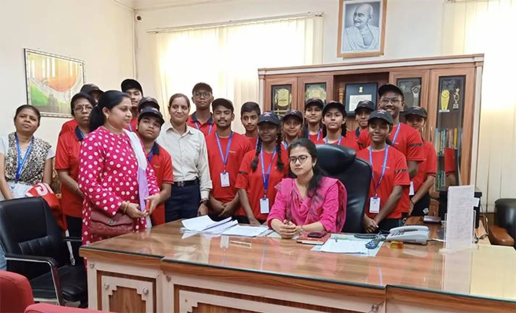 ଲନ୍‌ ବଲ୍‌ ପାଇଁ ମନୋନୀତ ଖେଳାଳିଙ୍କୁ ଜିଲ୍ଲାପାଳଙ୍କ ଶୁଭେଚ୍ଛା