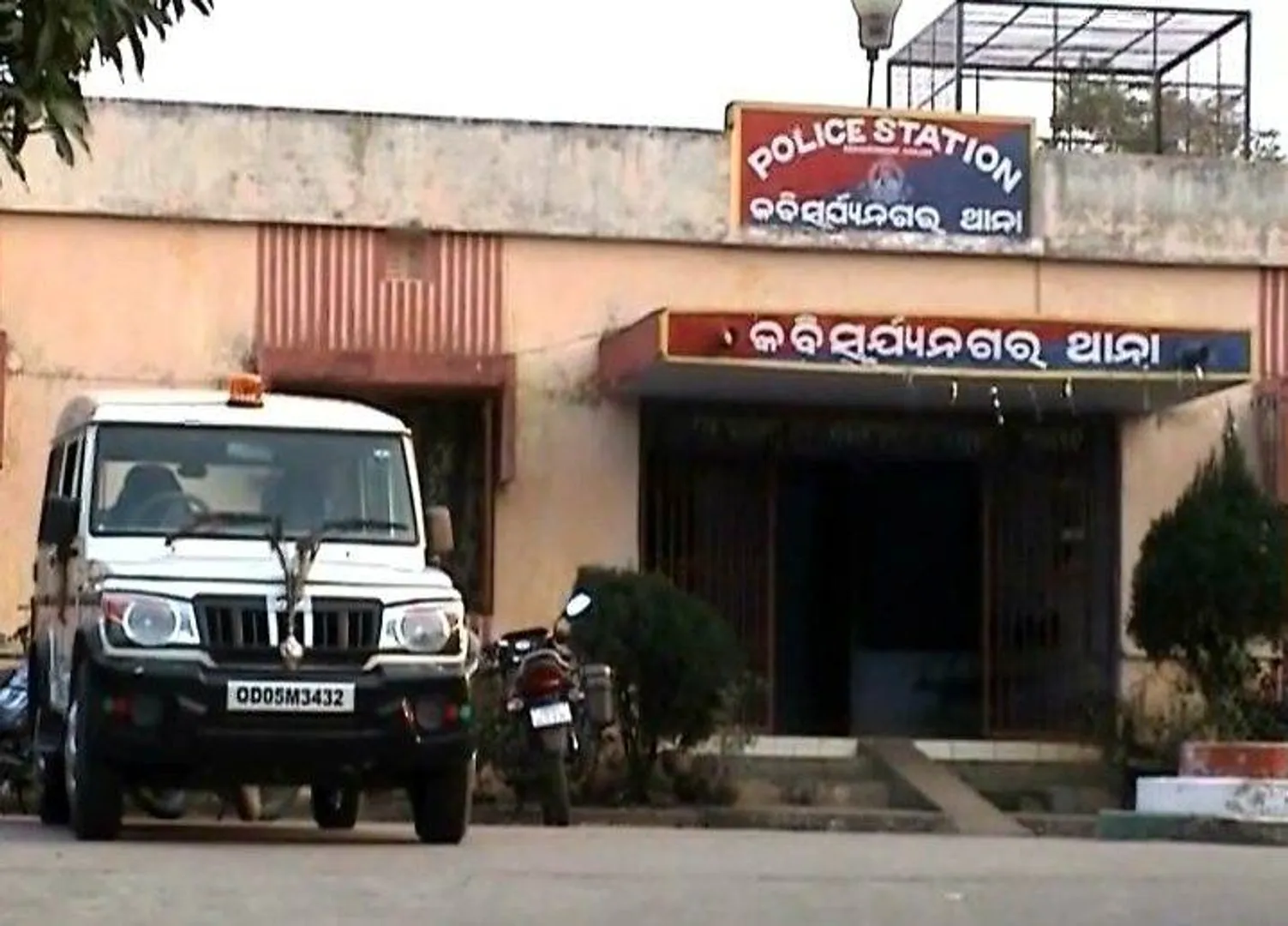 ପୂର୍ବ ଶତ୍ରୁତା ଓ ଗାଡ଼ି ପାର୍କିଙ୍ଗକୁ କେନ୍ଦ୍ର କରି ଦମ୍ପତିଙ୍କୁ ଖଣ୍ଡାରେ ମରଣାନ୍ତକ ଆକ୍ରମଣ, ଦୁଇ ଗୁରୁତର