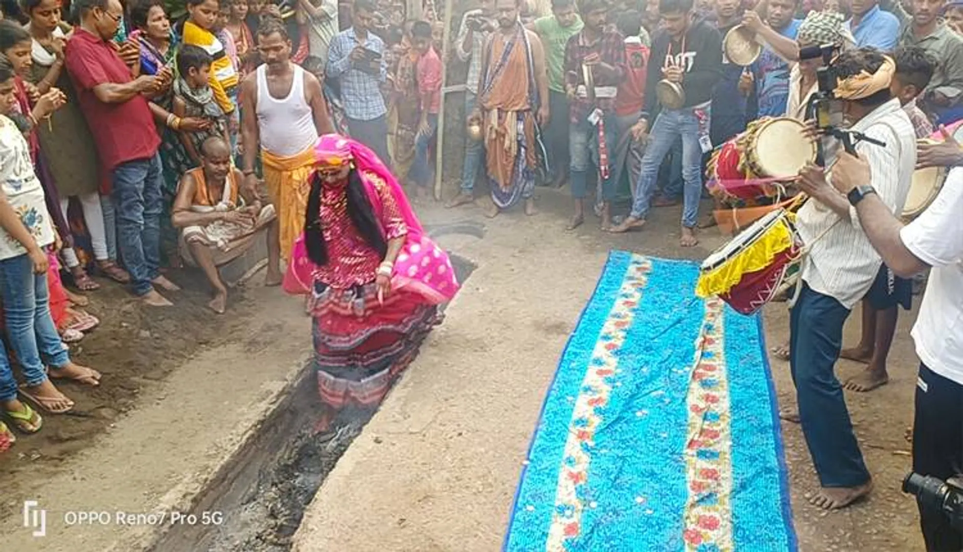 ଜୁନିଦା ଝାମୁଯାତ୍ରା, ନିଆଁରେ ନାଚିଲେ ଭକ୍ତ