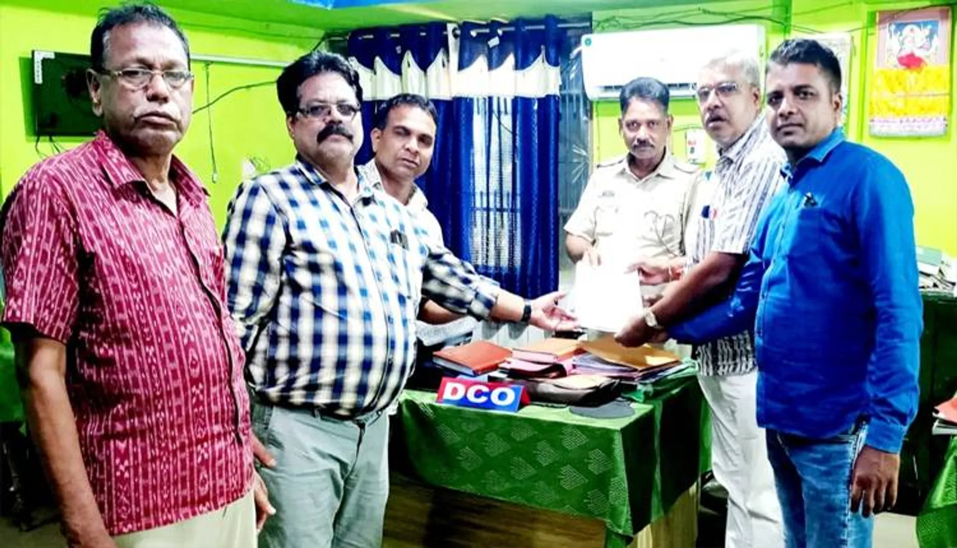 ପୂର୍ତ୍ତ ବିଭାଗ ରାସ୍ତାରେ ୩୦ ହମ୍ପସ