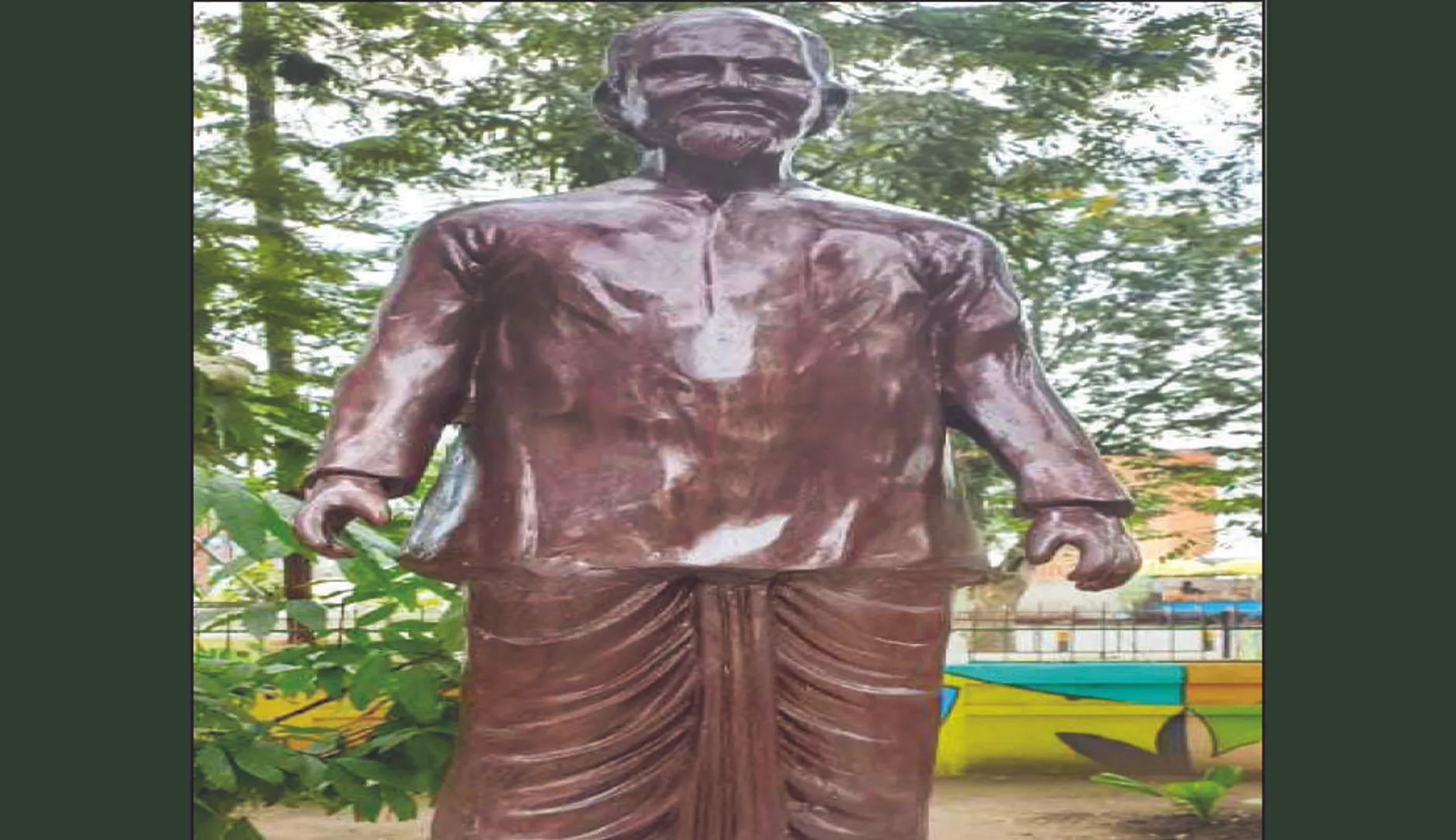 ବଦଳିଲା ନବବାବୁଙ୍କ ପ୍ରତିମୂର୍ତ୍ତି, ପୁଣି ବିବାଦ: ନବବାବୁ କ’ଣ ଏମିତି ଧୋତି ପିନ୍ଧୁଥିଲେ?