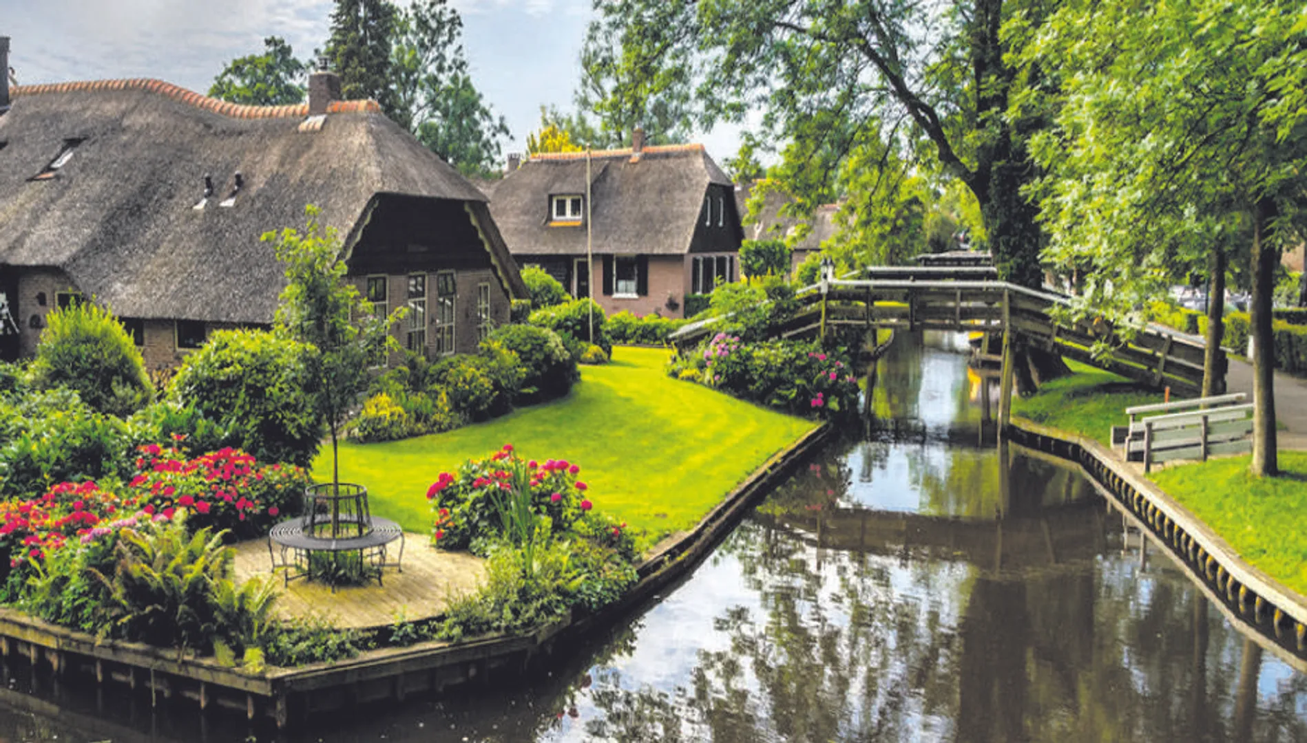 ରାସ୍ତା ନଥିବା ଗାଁ ! ଯାତାୟାତର ପ୍ରମୁଖ ମାଧ୍ୟମ ଡଙ୍ଗା