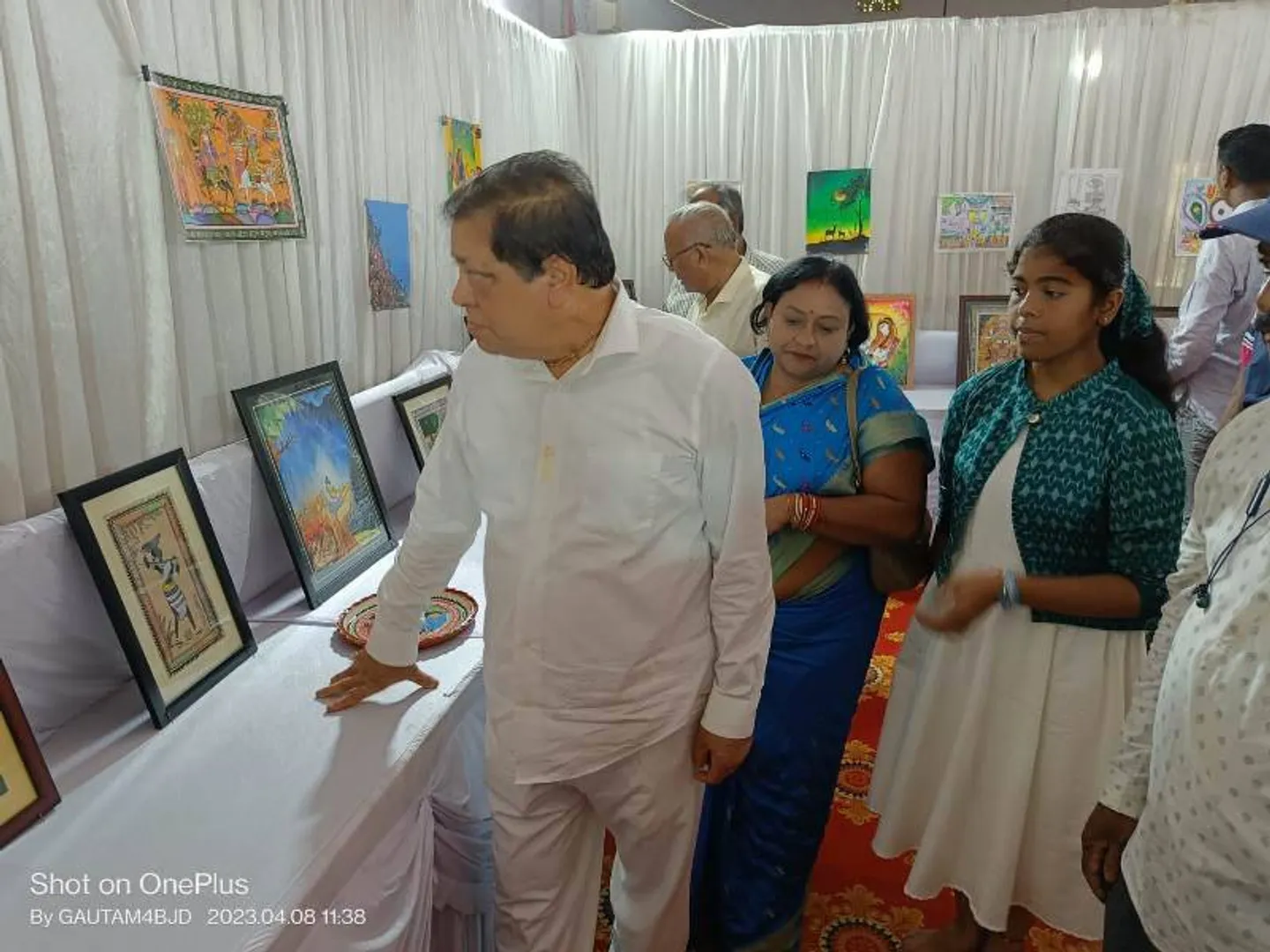 କୁନି ଚିତ୍ରଶିଳ୍ପୀ ଦେବାଂଶୀ ମହାନ୍ତିଙ୍କ ଚିତ୍ରକଳା ପ୍ରଦର୍ଶନୀ