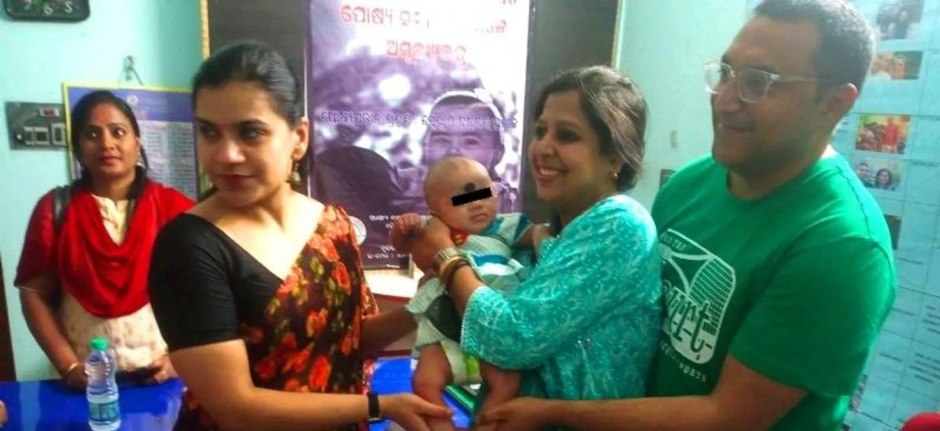 ଶିଶୁକନ୍ୟାକୁ ପୋଷ୍ୟ ସନ୍ତାନ ରୂପେ ଗ୍ରହଣ କଲେ କୋଲକାତା ଦମ୍ପତି