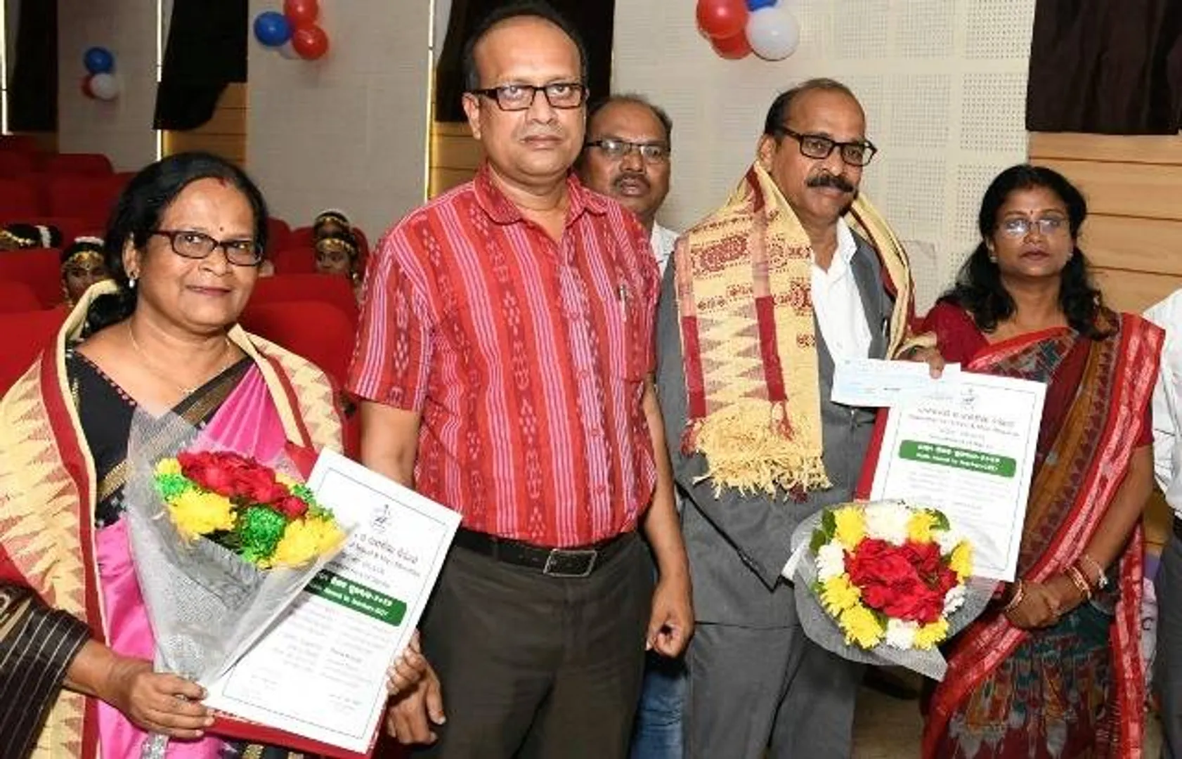 ଖୋର୍ଦ୍ଧାର ଶିକ୍ଷକ ଉପେନ୍ଦ୍ର ଦାଶ ଓ ଶିକ୍ଷୟିତ୍ରୀ କବିତା କାନୁନଗୋଙ୍କୁ ରାଜ୍ୟପାଳ ପୁରସ୍କାର