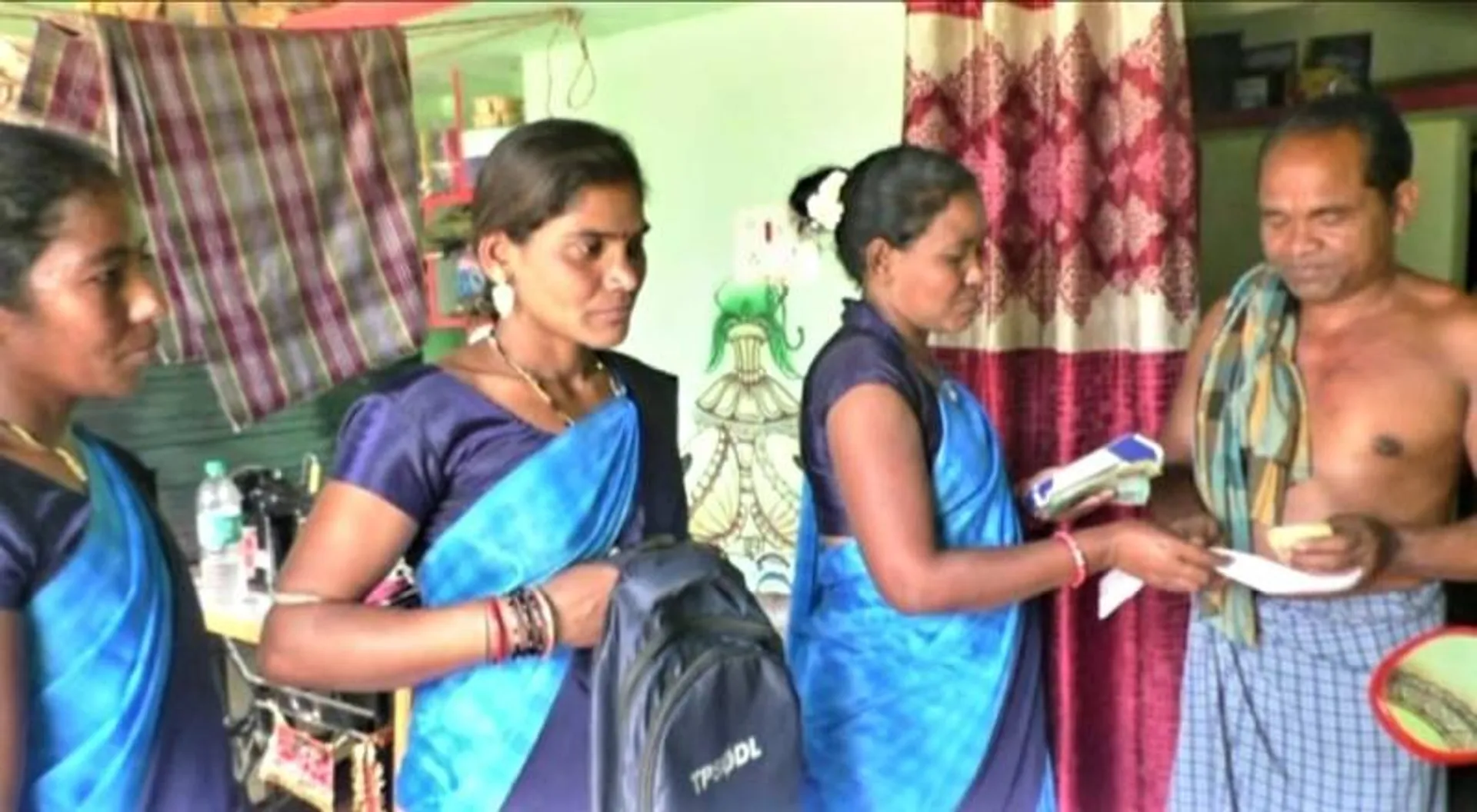 ଦୁର୍ଗମ ଅଞ୍ଚଳରେ ଆଦିବାସୀ ମହିଳାଙ୍କୁ  ମିଶନ ଶକ୍ତି କରିଛି ସ୍ବାବଲମ୍ବୀ