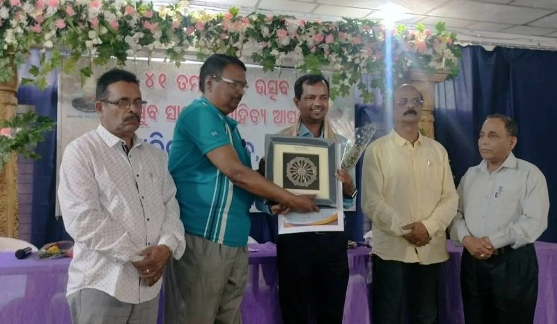 ‘ସତ୍ତା ସାହିତ୍ୟ ସମ୍ମାନ’ରେ ସମ୍ମାନିତ ହେଲେ ଦ୍ବିତୀଚନ୍ଦ୍ର ସାହୁ