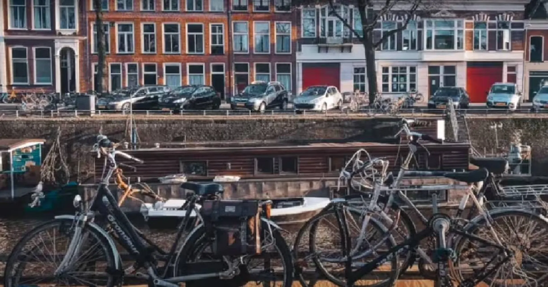 ଜିତିପାରିବେ କି ୧୦ ସେକେଣ୍ଡ୍‌ର ଚ୍ୟାଲେଞ୍ଜ୍‌? କହିଲେ ଫଟୋ‌‌ରେ କେଉଁଠି ବସିଛି ଚଢ଼େଇ?