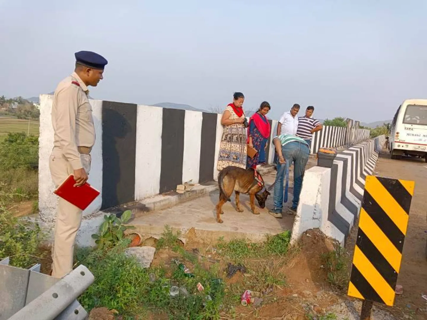 ଯୁବତୀଙ୍କୁ ହତ୍ୟା କରି ରେଳ ଧାରଣାରେ ଫିଙ୍ଗିଦେଲେ