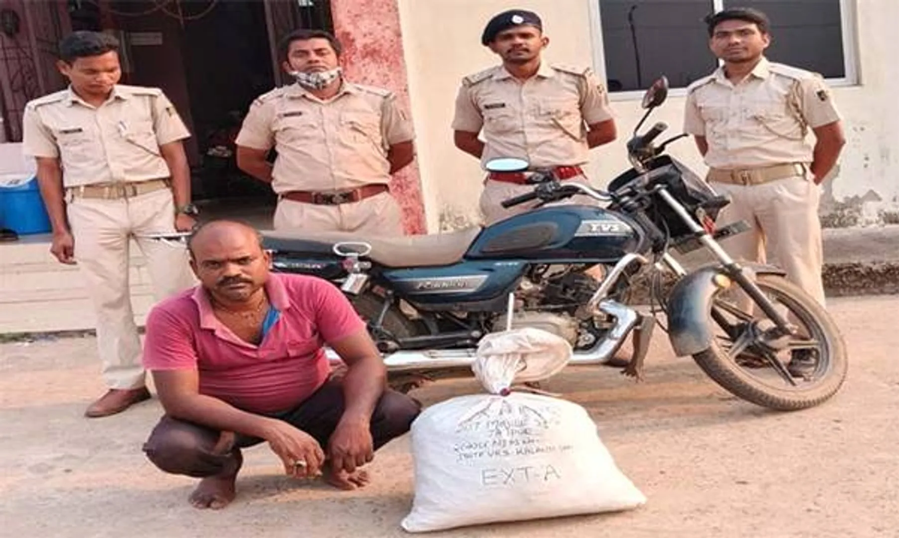 ୮ କେଜି ଗଞ୍ଜେଇ ଜବତ, ଜଣେ ଗିରଫ