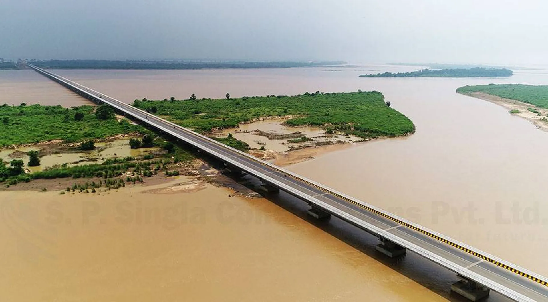 ମହାନଦୀକୁ ଅଧା ରାସ୍ତାରେ ଛାଡ଼ିଦେଲେ