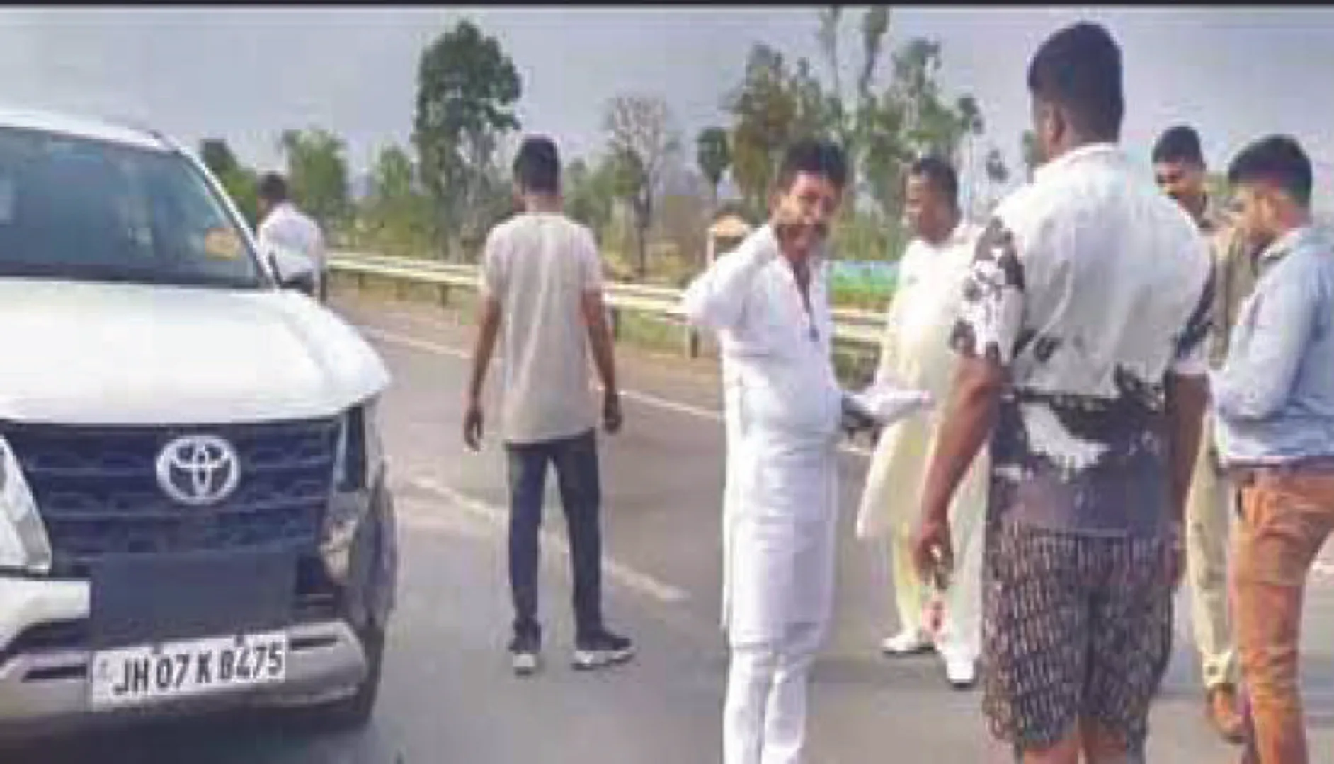 ବିଧାୟକ ସାରଦାଙ୍କ ଗାଡ଼ି ଦୁର୍ଘଟଣାଗ୍ରସ୍ତ