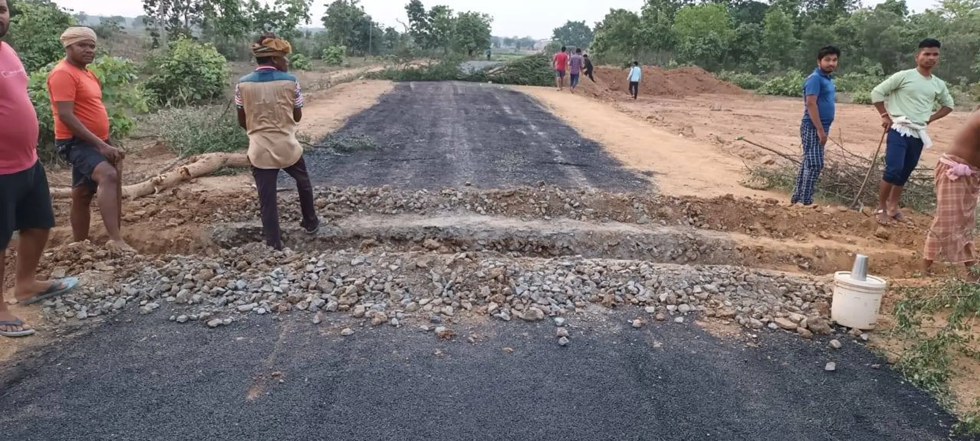 ପ୍ରାପ୍ୟ ନ ପାଇ ପିଚୁରାସ୍ତା କାଟିଦେଲେ ଚାଷୀ, ପ୍ରଶାସନ ନିରବ