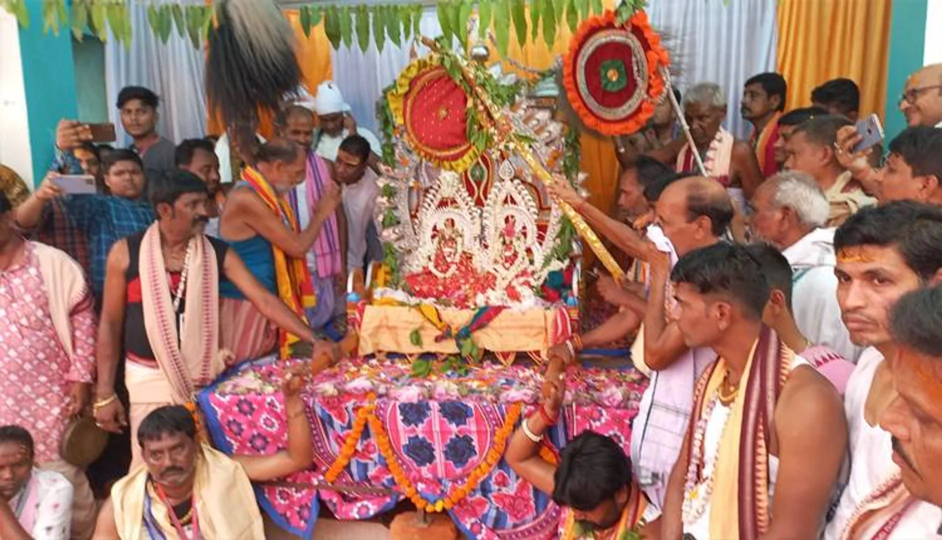 ବରପାଲି ଶୀତଳଷଷ୍ଠୀ ଯାତ୍ରା ଗଣ୍ଠିଆଳ ଫିଟା ଓ ବାବା କପିଳେଶ୍ବରଙ୍କ ବରାନୁଗମନ