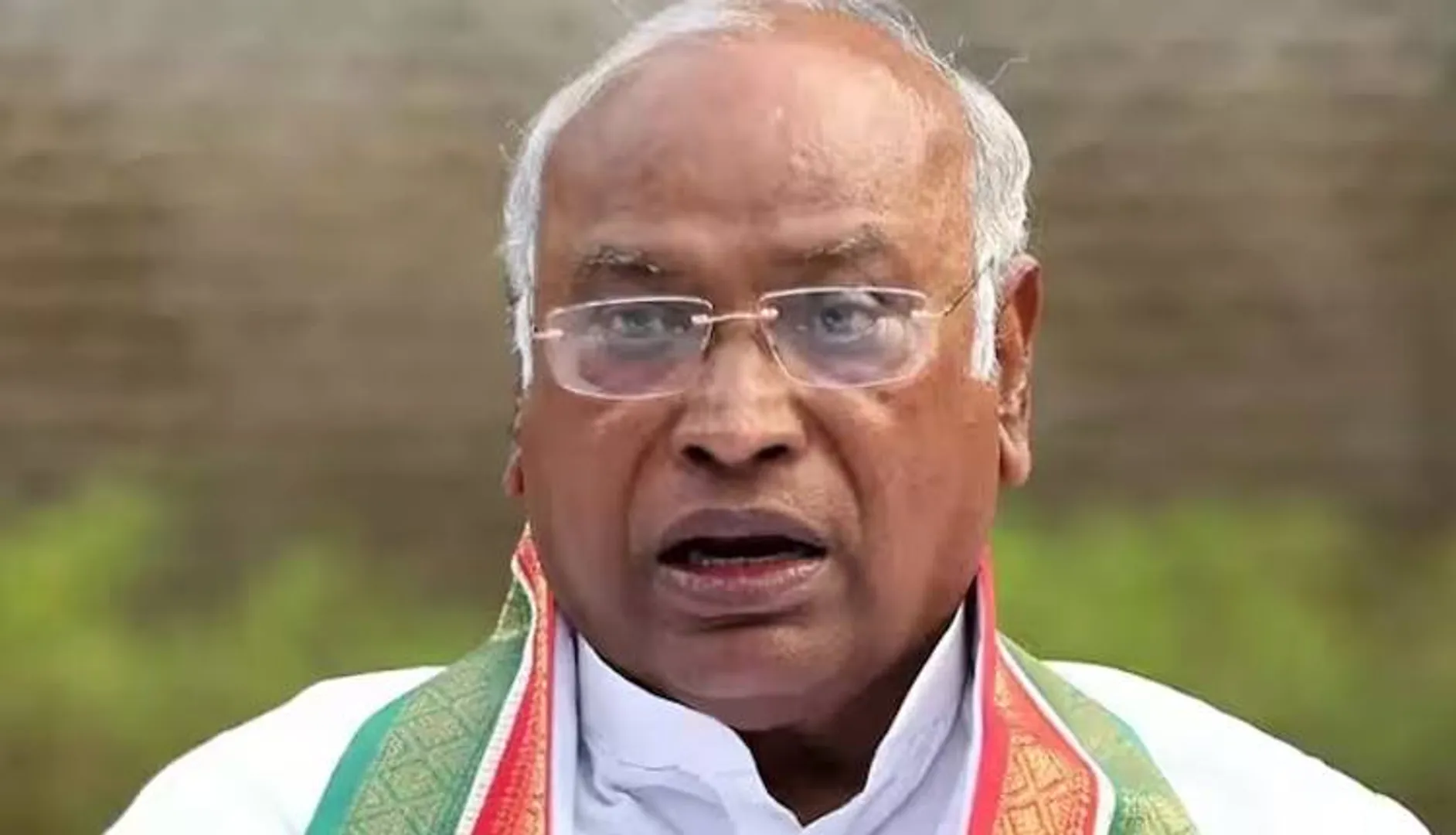 କଂଗ୍ରେସର ଚାଞ୍ଚଲ୍ୟକର ଅଭିଯୋଗ: ଖଡ଼ଗେଙ୍କୁ ହତ୍ୟା ଷଡ଼ଯନ୍ତ୍ର କରିଛନ୍ତି ବିଜେପି ନେତା
