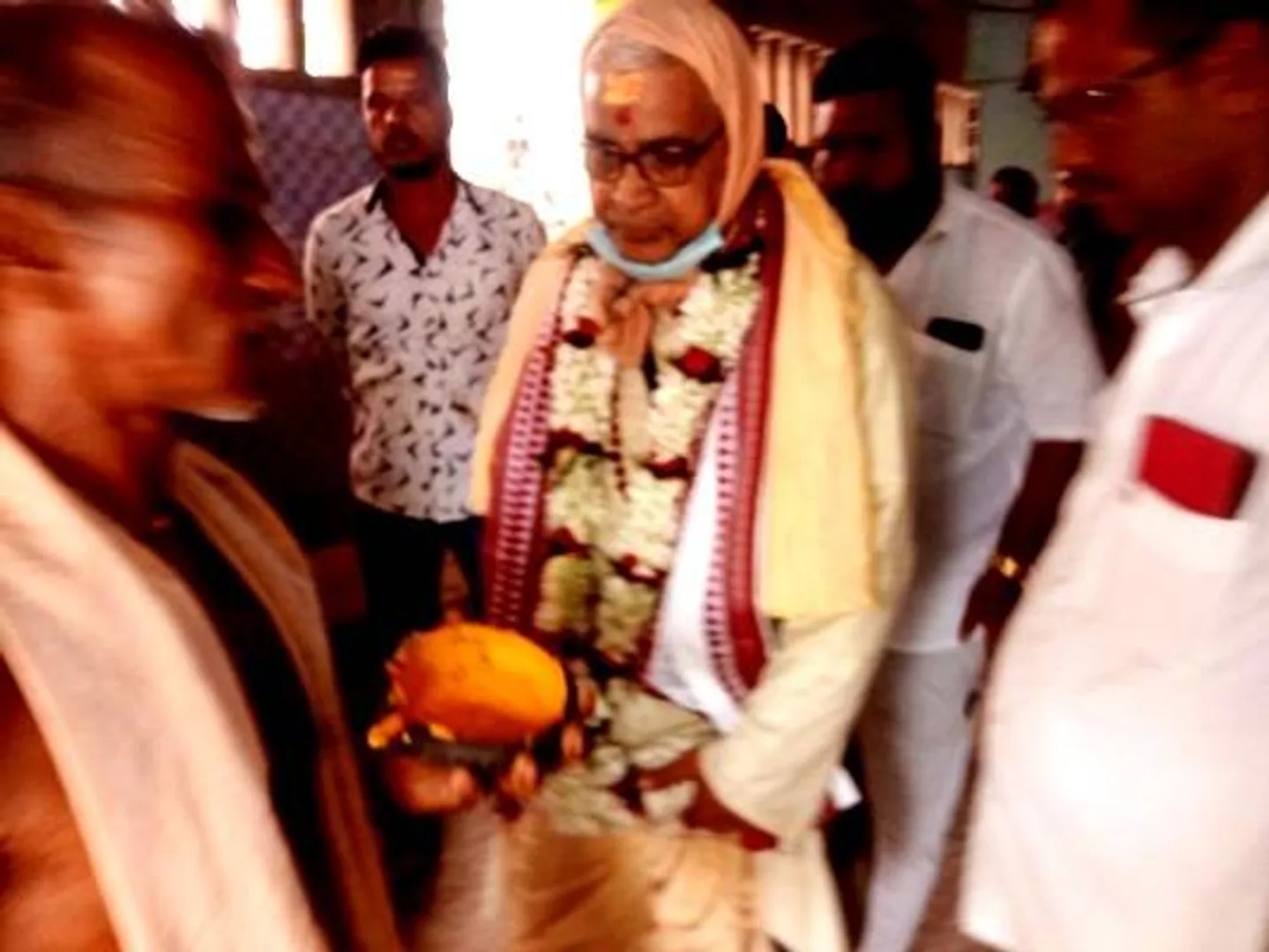 ଗ୍ରାମେଶ୍ୱର ମହାଦେବ ମନ୍ଦିର ସମେତ ଲିଙ୍ଗରେ ଫାଟ