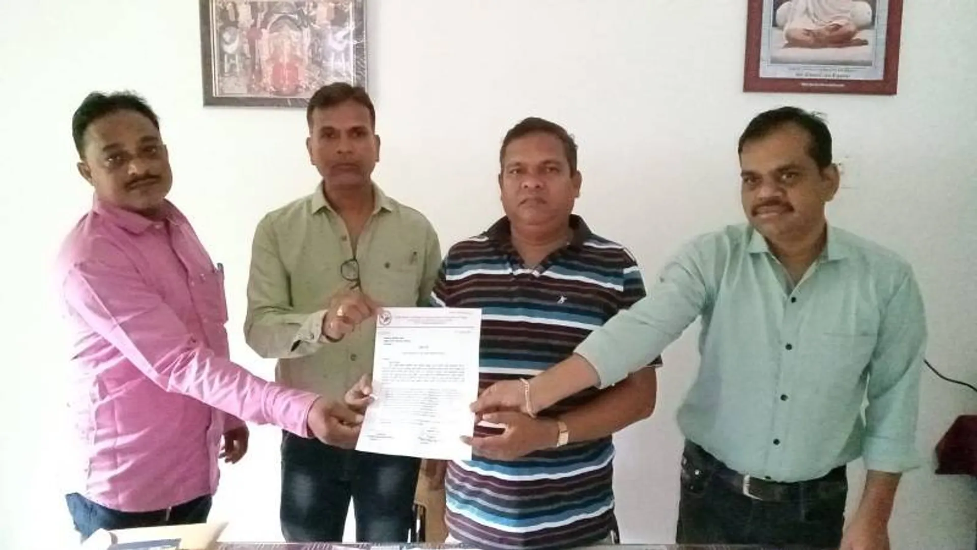 ବିଶ୍ବ ପ୍ରେସ ସ୍ବାଧିନତା ଦିବସରେ ମୁଖ୍ୟମନ୍ତ୍ରୀଙ୍କ ଉଦେଶ୍ୟରେ ସାମ୍ବାଦିକ ସଂଘର ଦାବିପତ୍ର ପ୍ରଦାନ