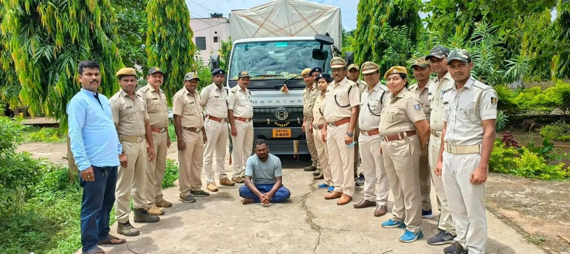 ବିଭିନ୍ନ ସ୍ଥାନରେ ଅବକାରୀ ଚଢାଉ: ଟ୍ରକ ବୋଝେଇ ମହୁଲ ଓ ୬୦ ଲିଟର ମଦ ଜବତ,୨ ଗିରଫ