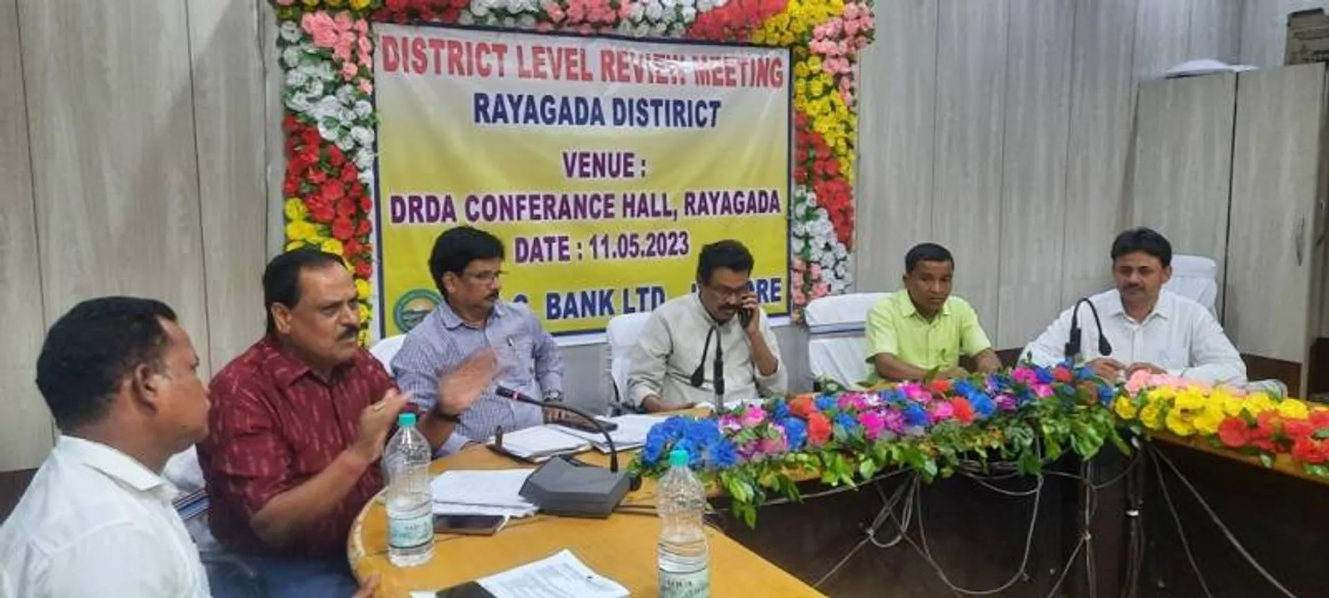 କେସିସି ବ୍ୟାଙ୍କର ସମୀକ୍ଷା ବୈଠକ‌ରେ ନିଷ୍ପତ୍ତି ଜିଲ୍ଲାରେ ଖୋଲିବ ୭୯ଟି ନୂତନ ଲ୍ୟାମ୍ପ