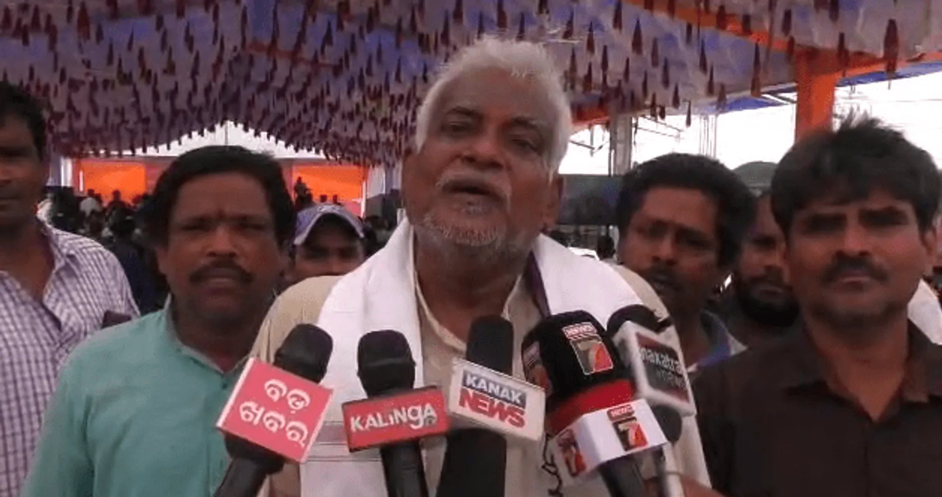 ରେଳ ପ୍ରକଳ୍ପ ଉଦଘାଟନ ବେଳେ ବିଜେଡି-ବିଜେପି ନେତାଙ୍କ ତୁତୁ ମେଁ ମେଁ: ସଭା ଅଧାରୁ ଚାଲିଗଲେ ମନ୍ତ୍ରୀ ଓ ସାଂସଦ