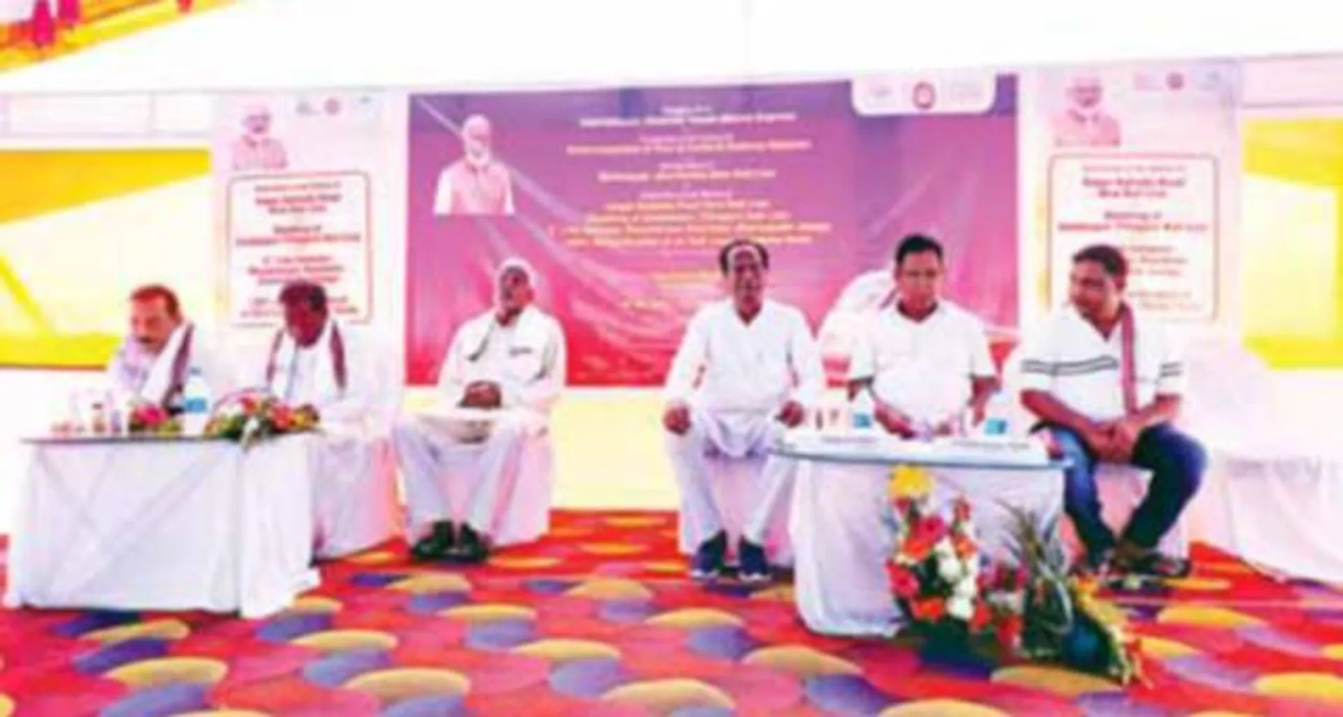 ସରକା‌ରୀ କାର୍ଯ୍ୟକ୍ରମରେ ରାଜନୈତିକ ବିବାଦ: ବିଜେପି ନେତା କହିବାବେଳେ ଉଠିଗଲେ ମନ୍ତ୍ରୀ, ସାଂସଦ