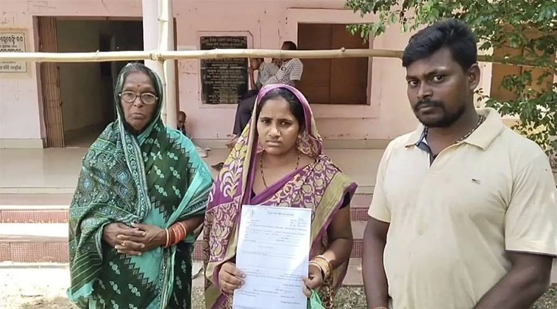 କୋକସିଂହରେ କଙ୍ଗାରୁ କୋର୍ଟ: ଗୋଟିଏ ପରିବାରକୁ ନିଆଁପାଣି ବନ୍ଦ